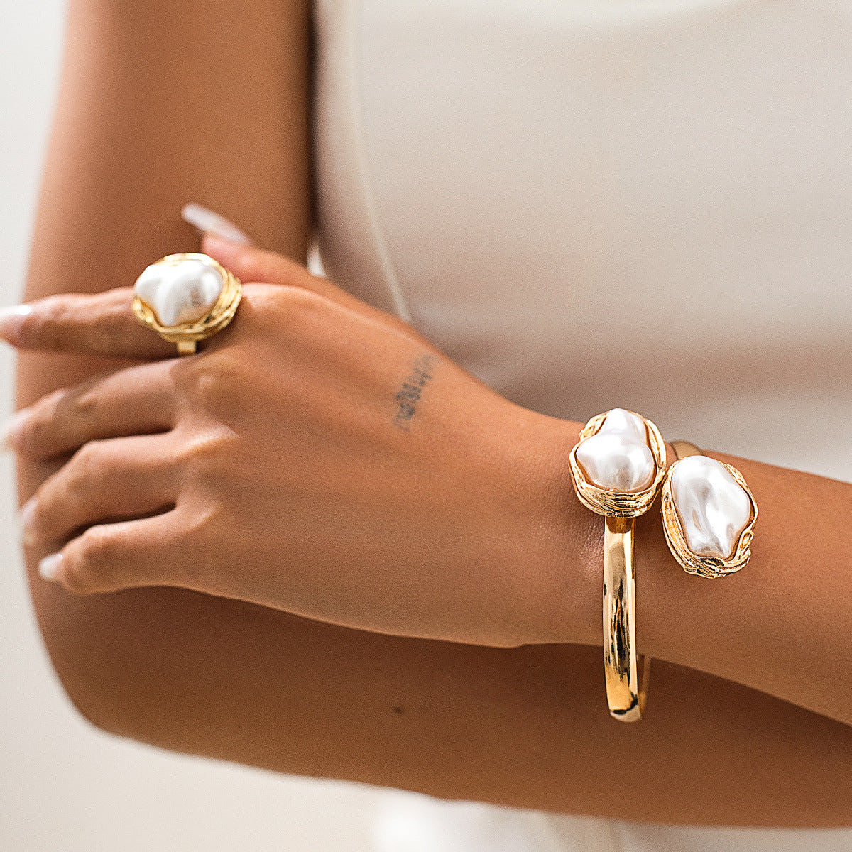 2-Piece Baroque Irregular Pearl Alloy Collar Ring And Bracelet Set - Image 2