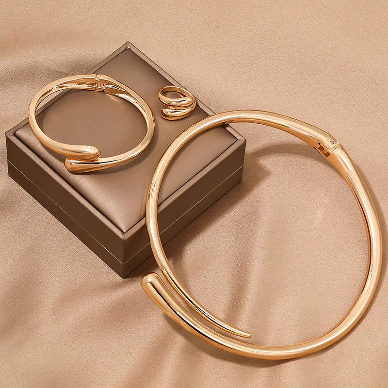 3 Piece Heavy Geometric Bracelet, Ring & Necklace Set - Image 3