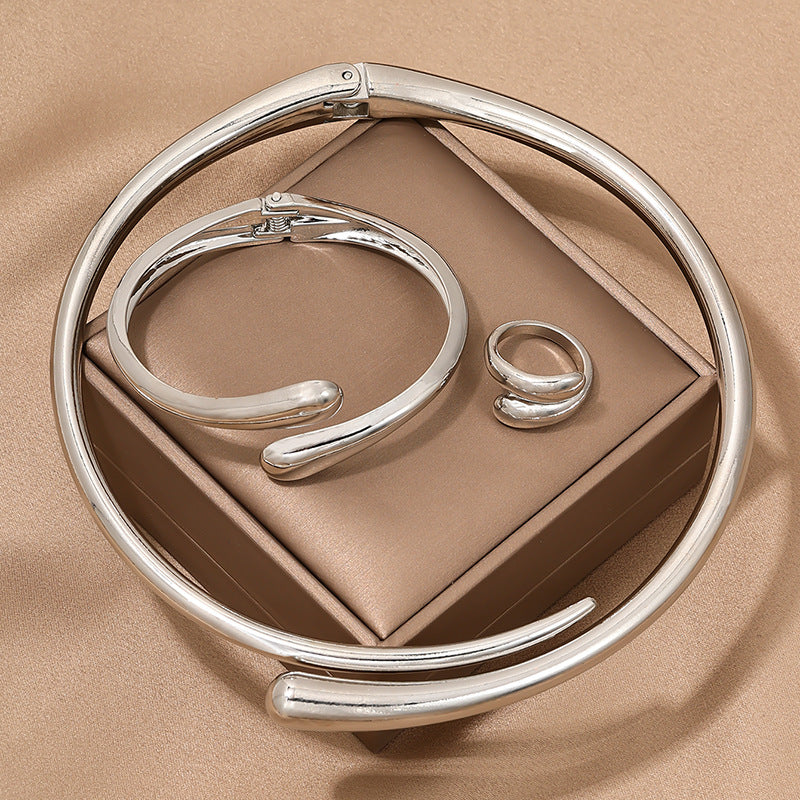 3 Piece Heavy Geometric Bracelet, Ring & Necklace Set - Image 8