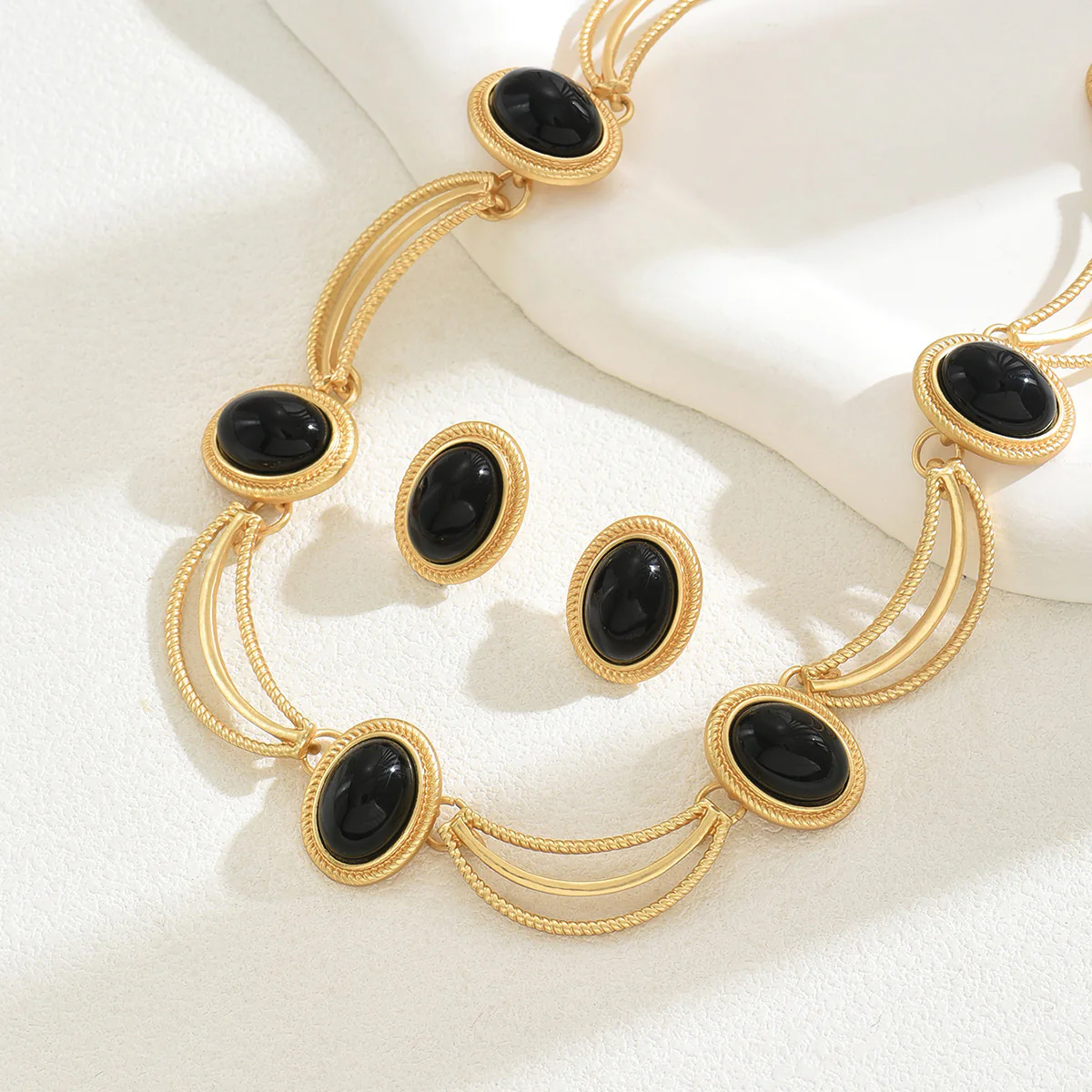 3-Piece Vintage Gemstone Earrings & Necklace Set - Image 2