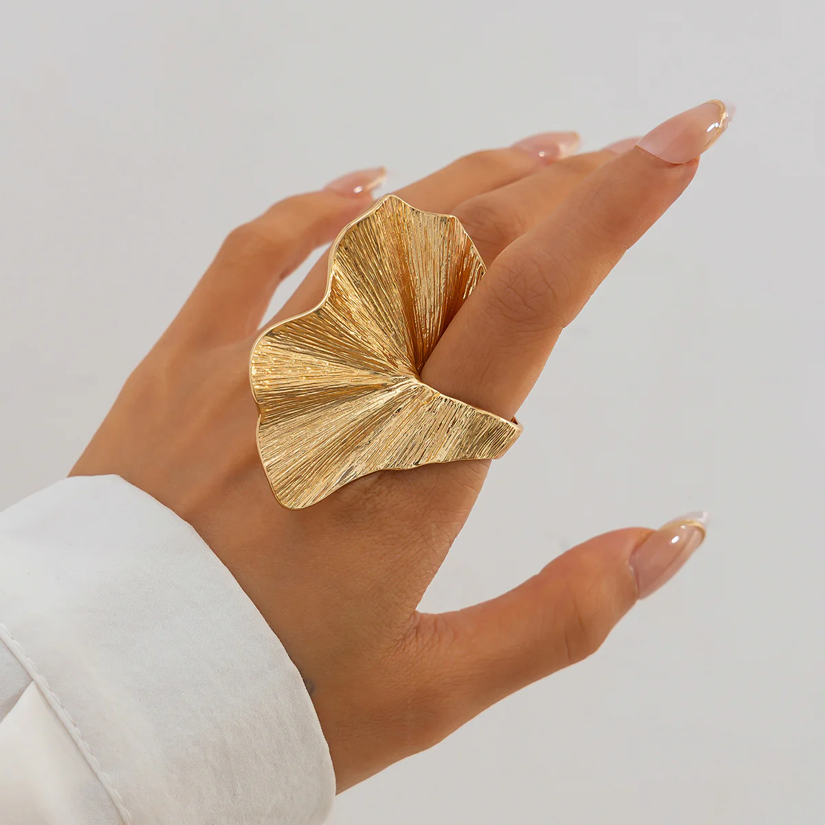 3D Ginkgo Leaf Sculpted Metal Knuckle Ring - Image 9