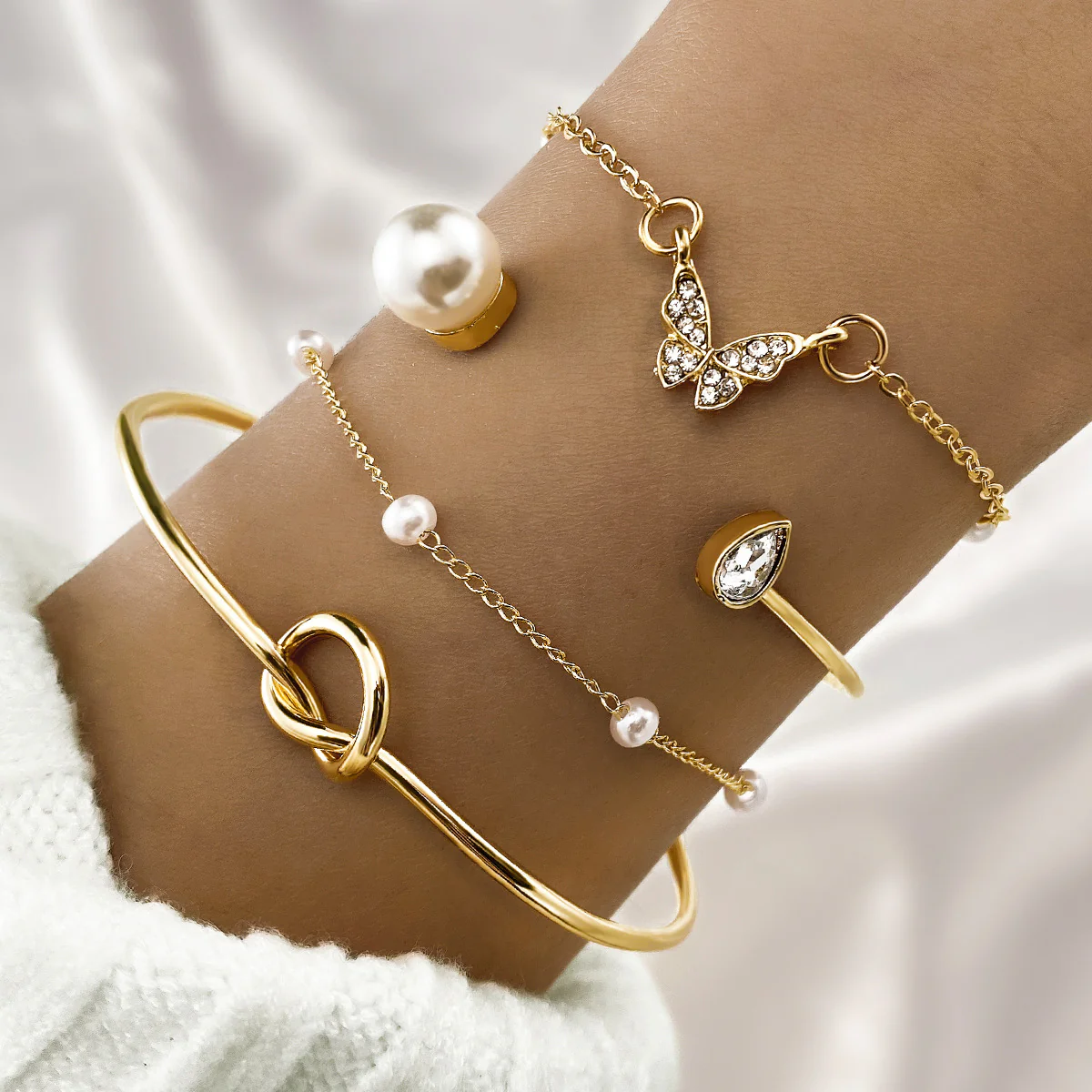 4-Piece Creative Heart Crossed Alloy Bangle Bracelet Set - Image 11