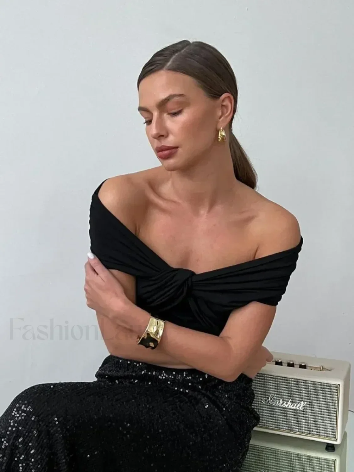 Black Crop Off-Shoulder T-Shirt - Image 6