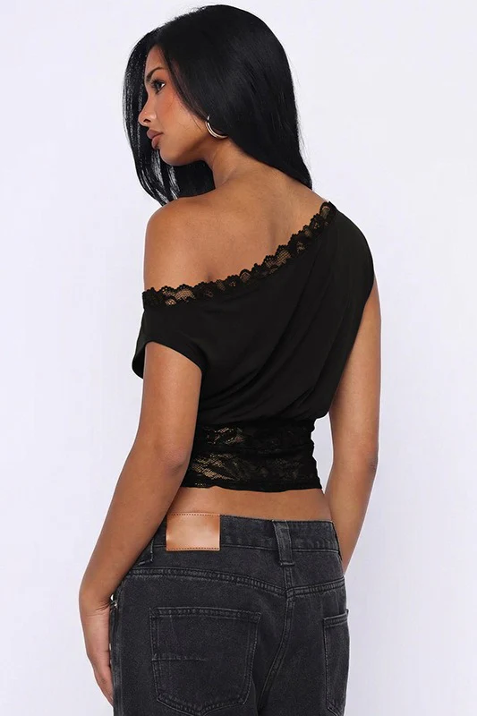 Black Lace Patchwork Sleeveless Slim Crop Top - Image 4