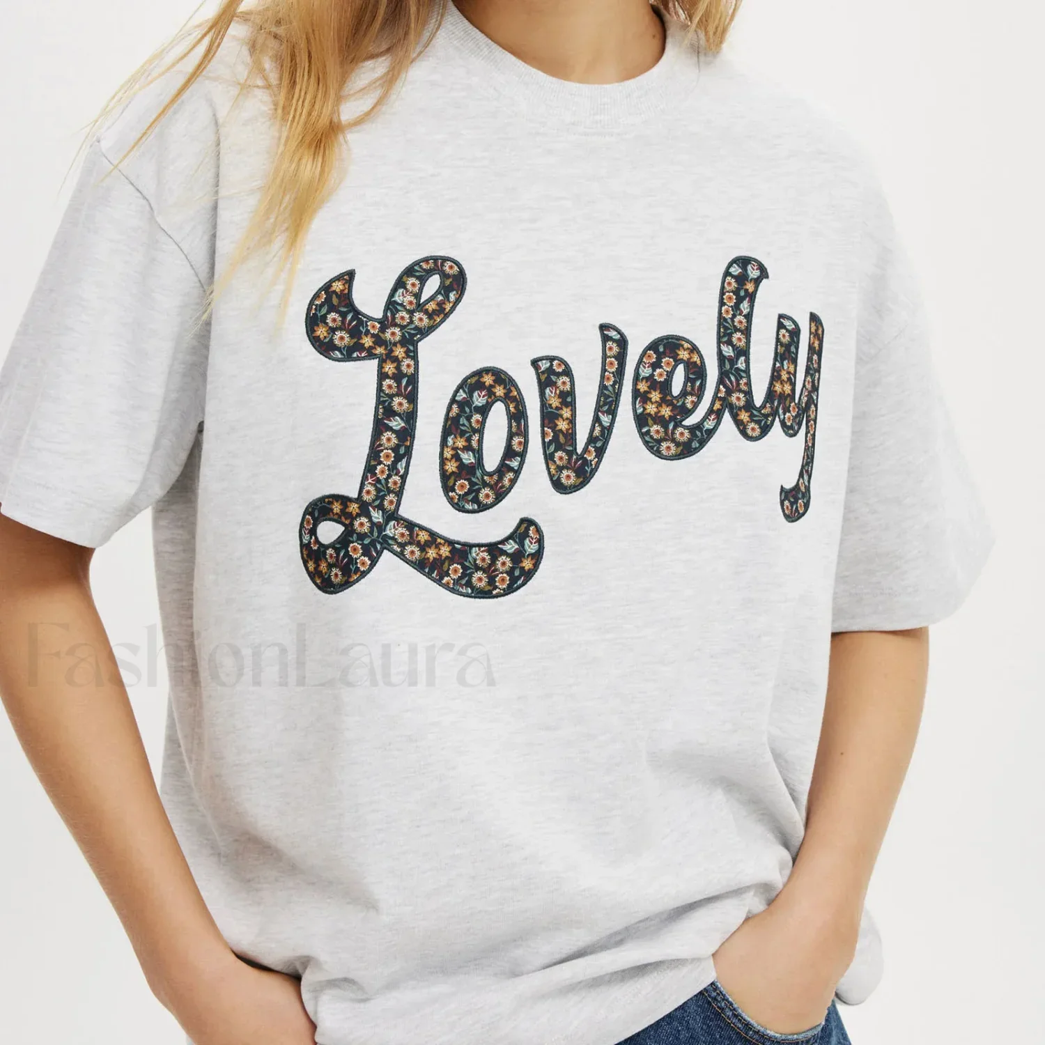 Bow Letter Number Pattern T-Shirt - Image 5