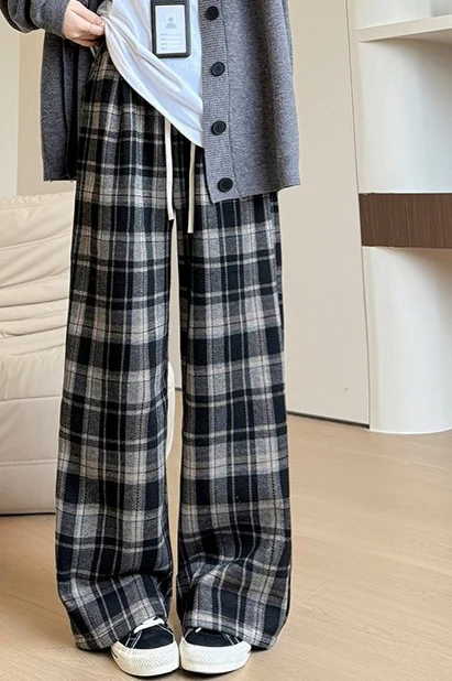Brushed Plaid Straight Fit Knit Pants - Image 4