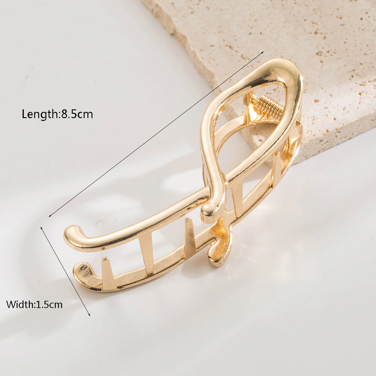 Chic Minimalist Irregular Hair Claw - Image 6