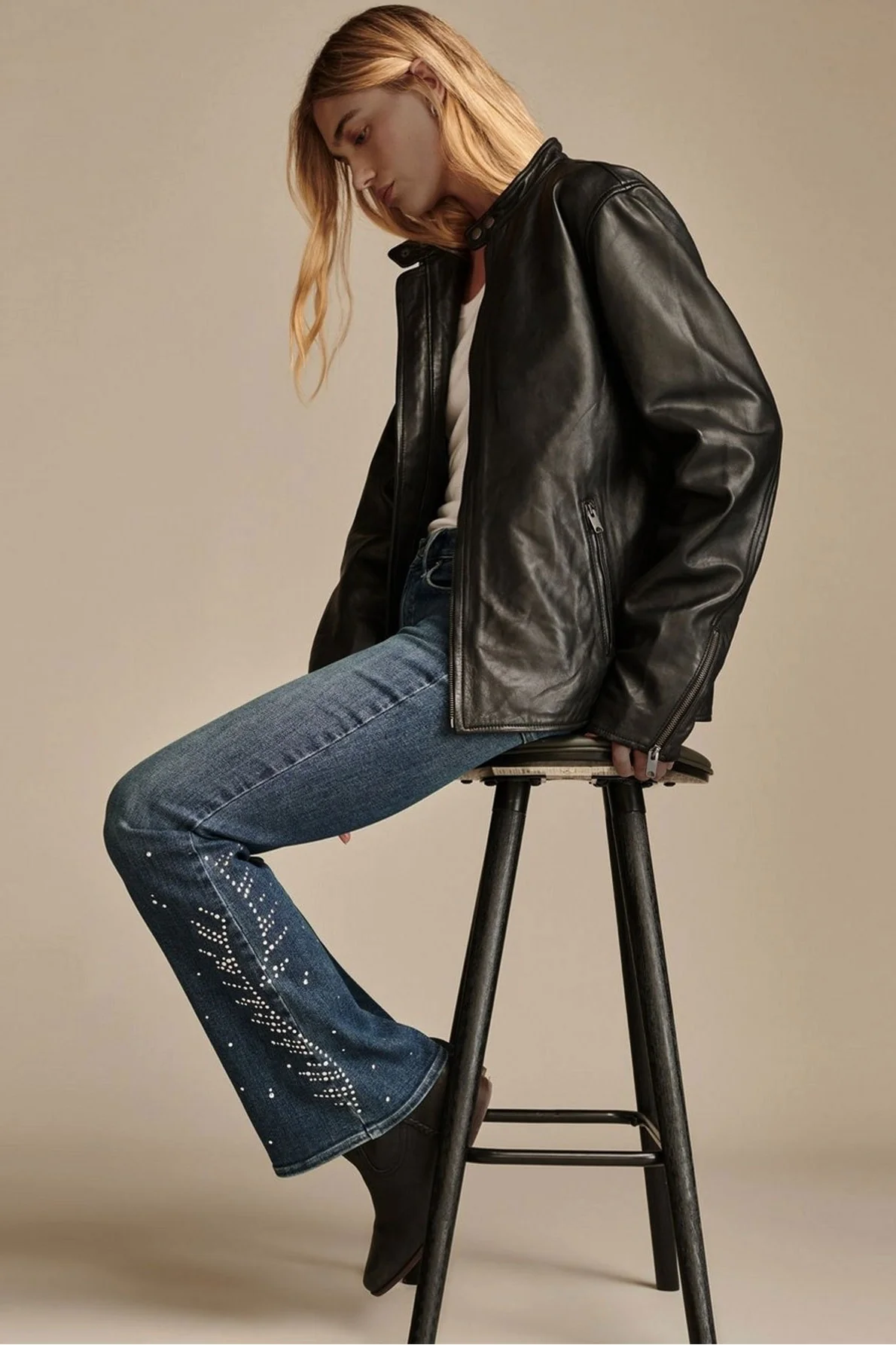 Chic Stretch Rhinestone Trim Flare Jeans - Image 4