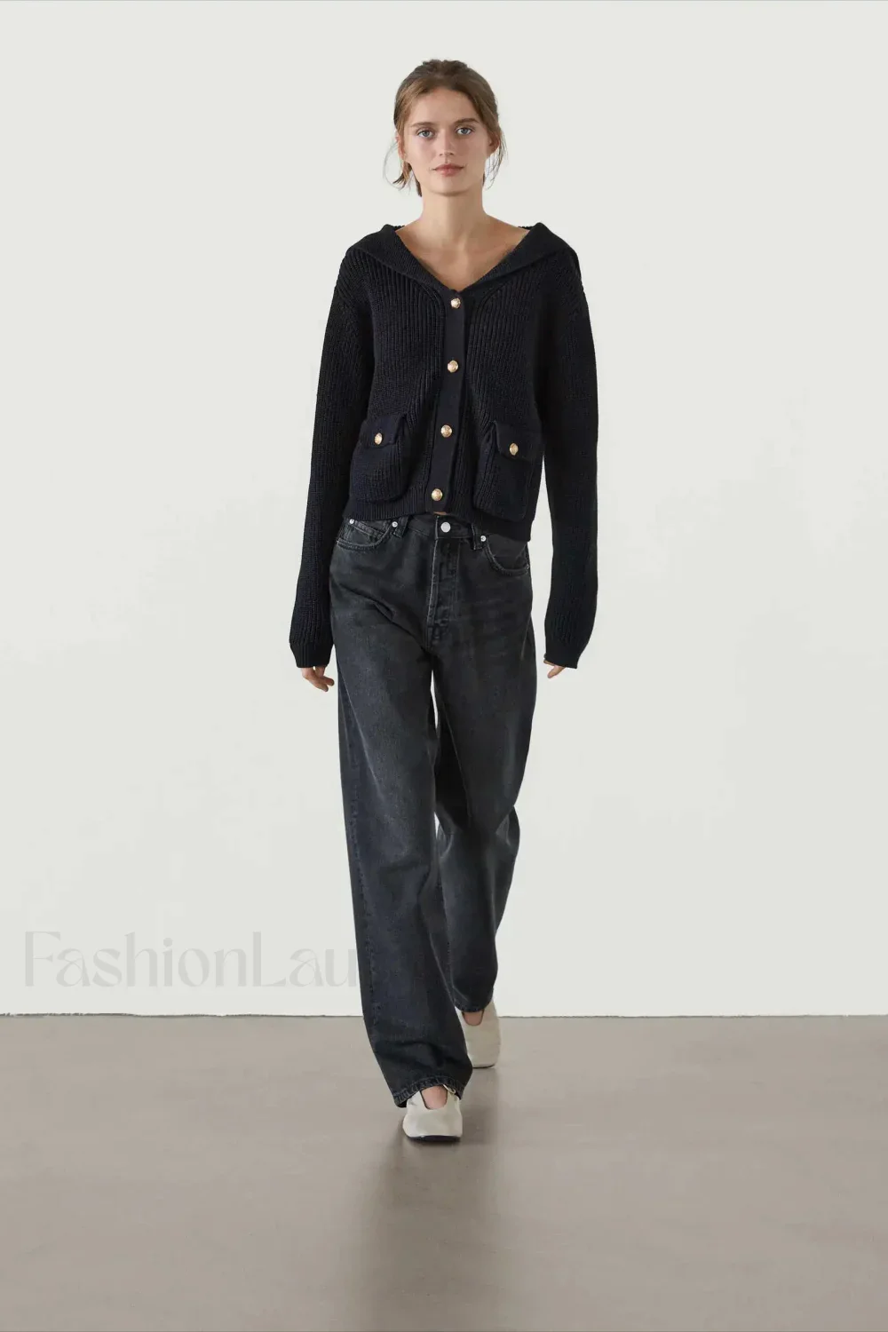 College Style Navy Collar Knit Cardigan - Image 2