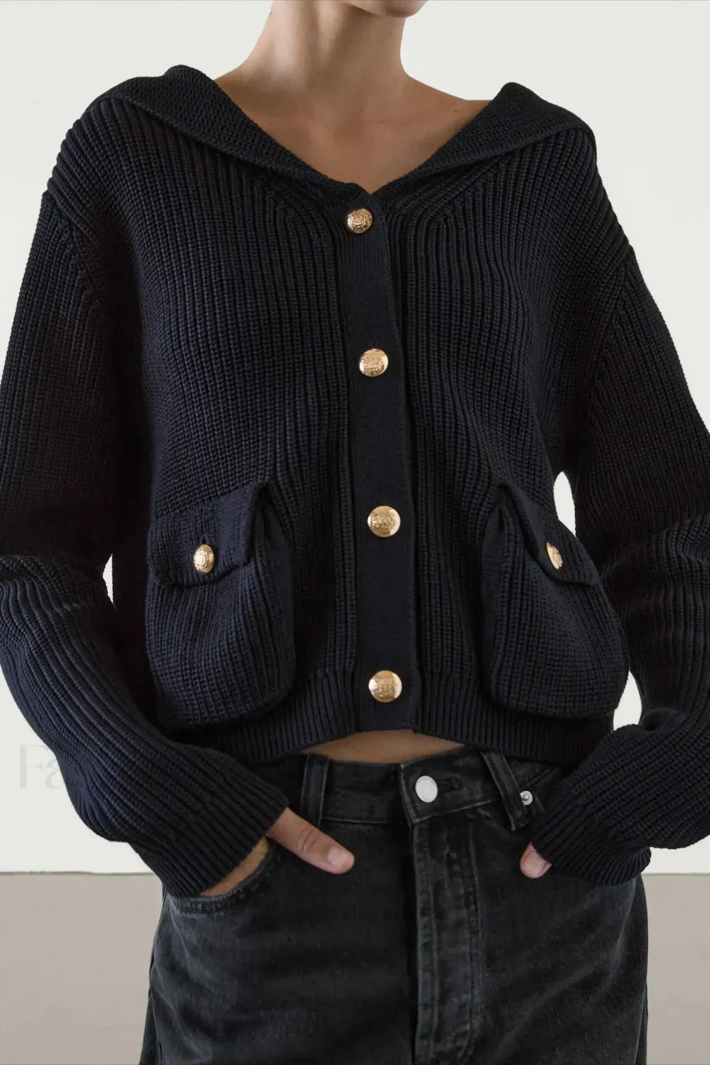 College Style Navy Collar Knit Cardigan - Image 3