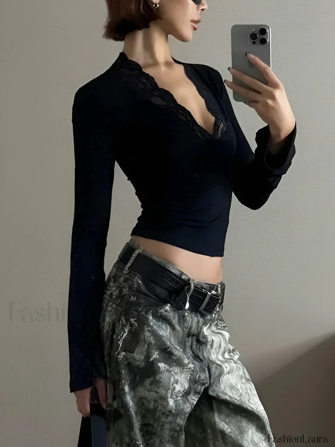 Lace Trim V-Neck T-Shirt - Image 22