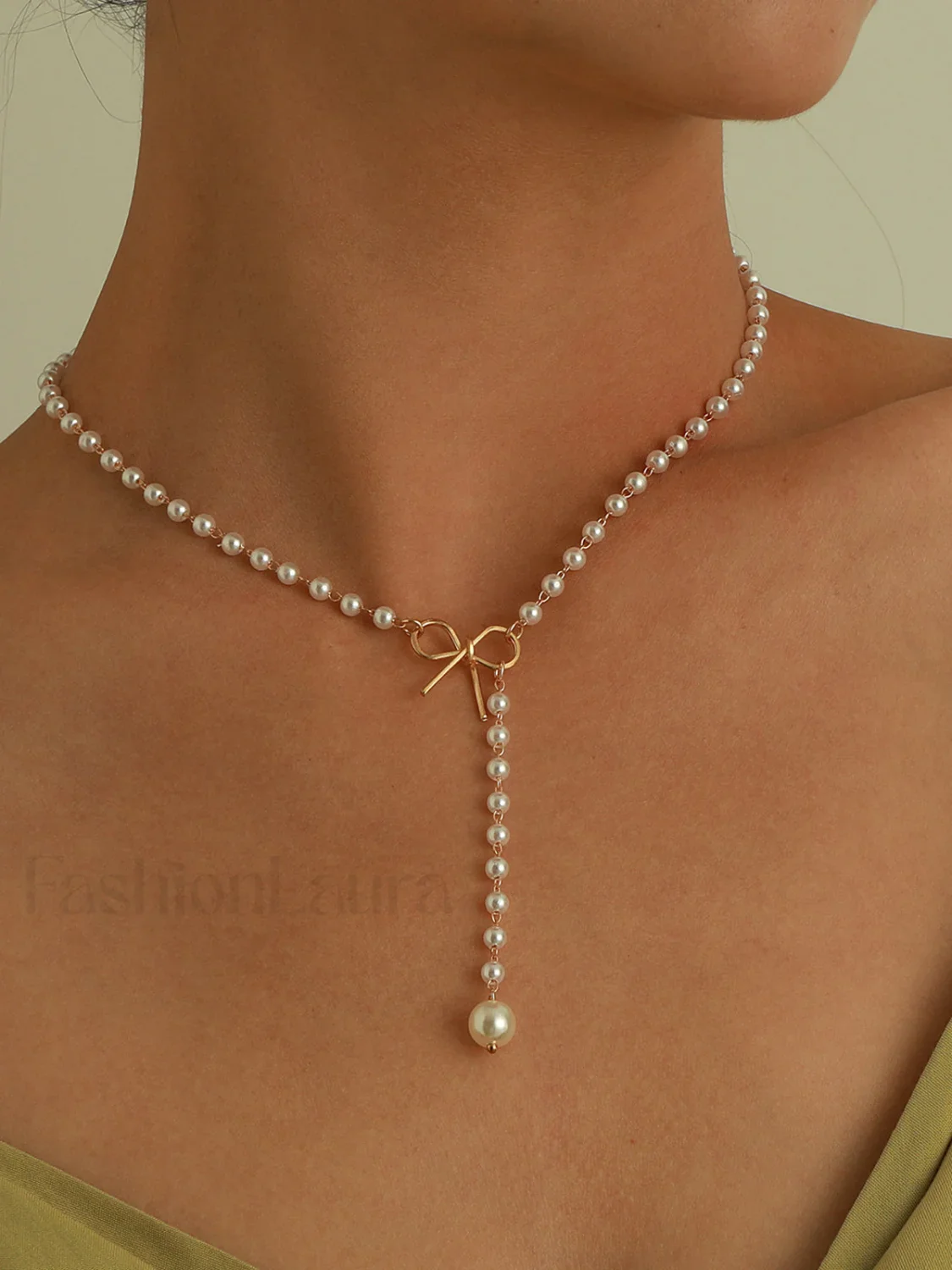 Pearl Bow Knot Pendant Necklace - Image 5