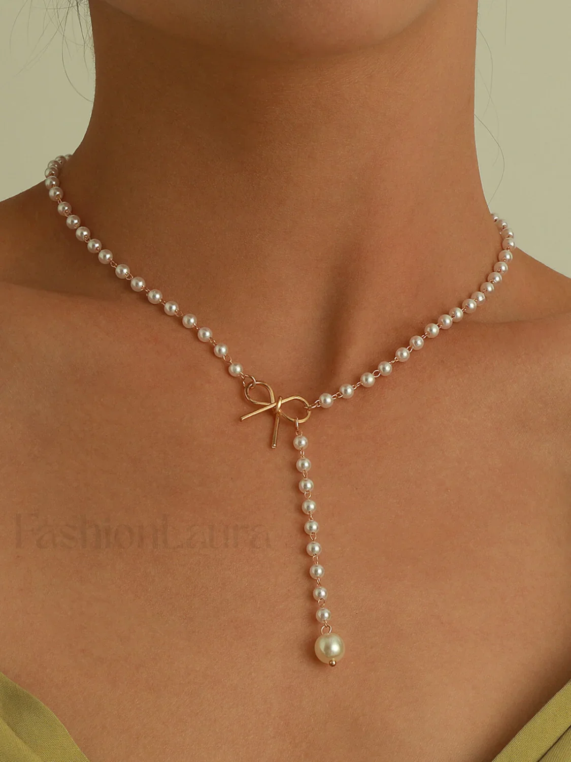 Pearl Bow Knot Pendant Necklace - Image 6