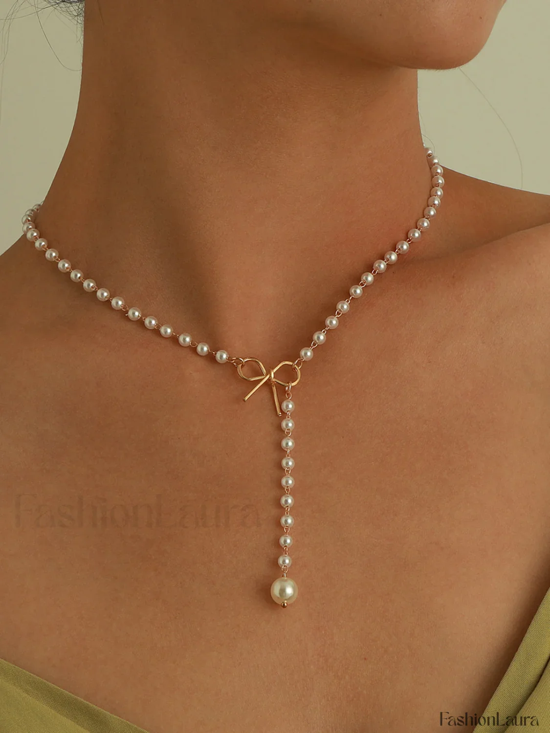 Pearl Bow Knot Pendant Necklace - Image 8