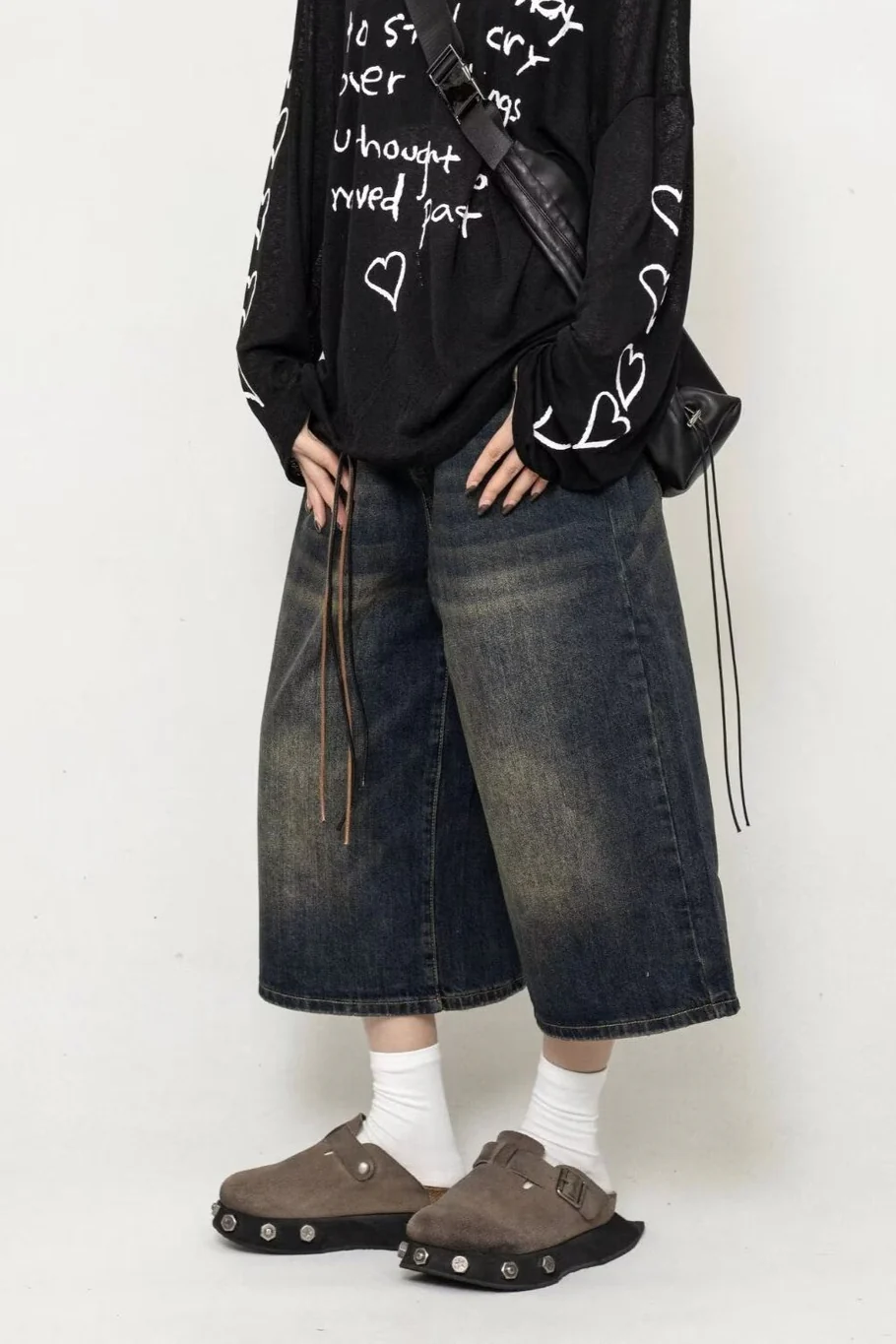 Cropped Wide Leg Vintage Distressed Jeans - Image 3