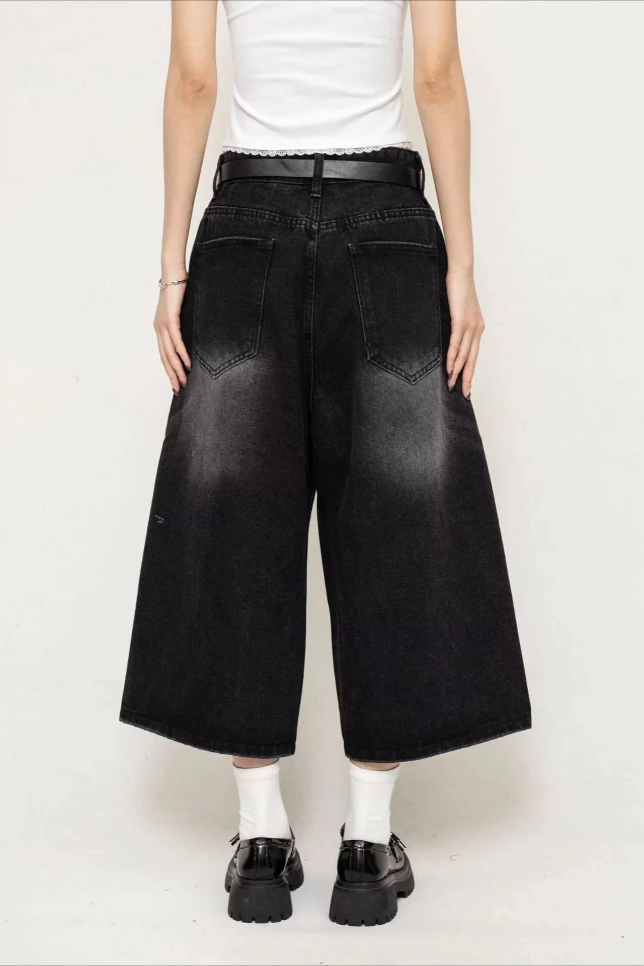 Cropped Wide Leg Vintage Distressed Jeans - Image 7