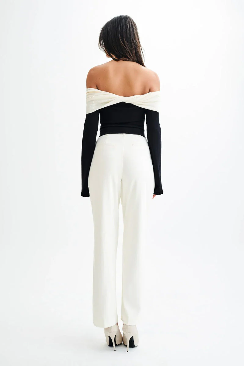 Elegant Off Shoulder Knit Sweater - Image 7