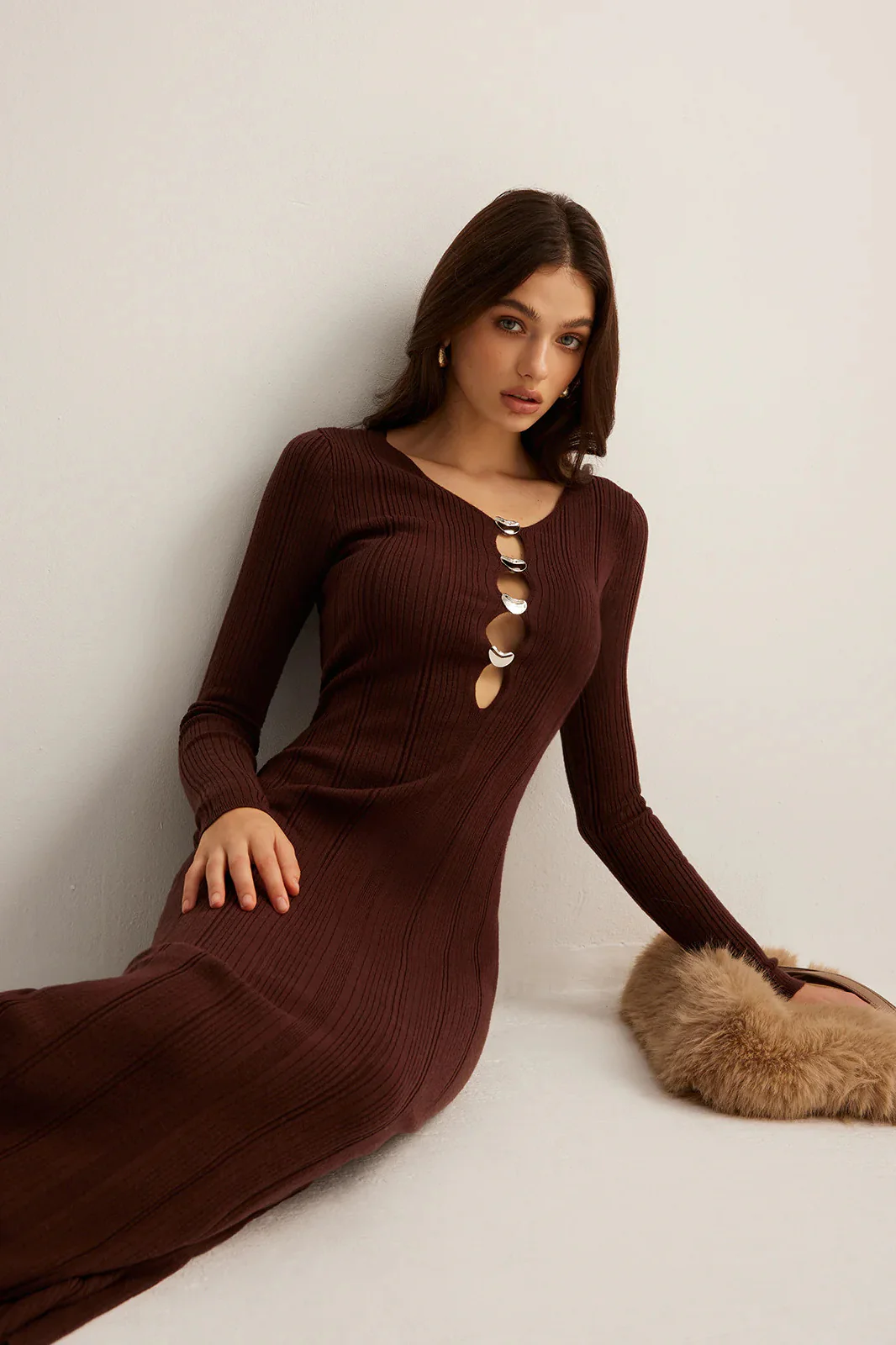 Elegant Ribbed Knit Bodycon Dress - Image 2