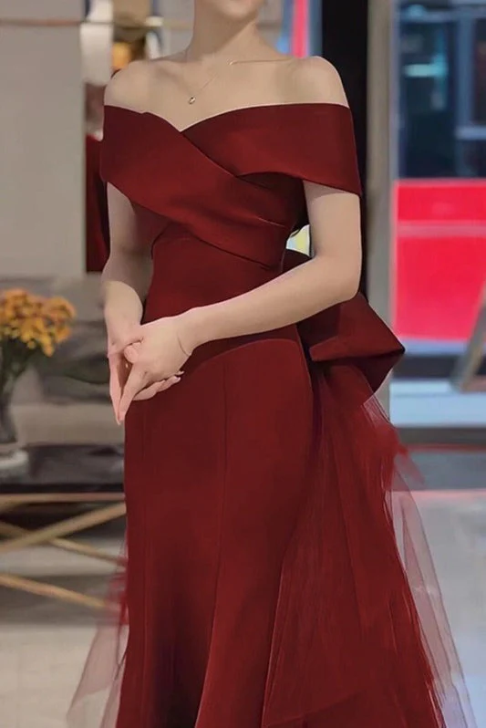 Elegant Wine Off Shoulder Sheath Formal Dress - Image 4