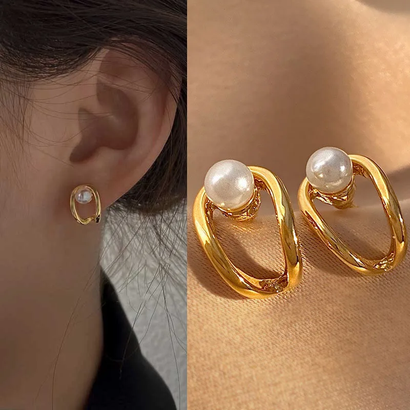 Bright Crystal Luxury Korean Unusual Claw Stud Irregular Pearl Earring - Image 35