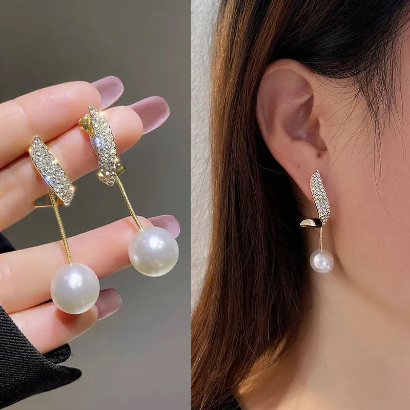 Bright Crystal Luxury Korean Unusual Claw Stud Irregular Pearl Earring - Image 68