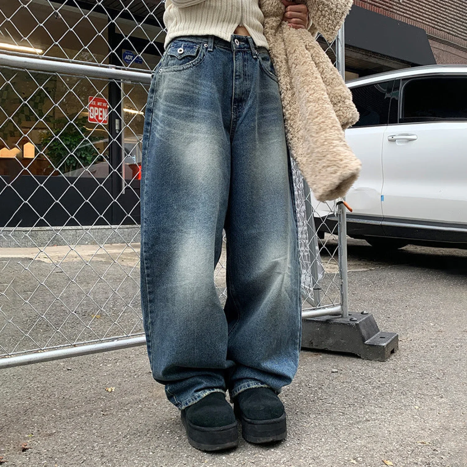 Vintage Blue Graceful Wash Boyfriend Jeans - Image 20