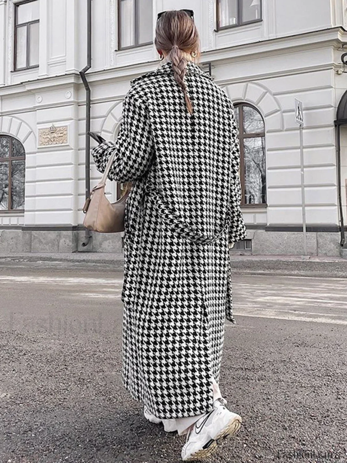 Houndstooth Tweed Graceful Trench Coat - Image 14