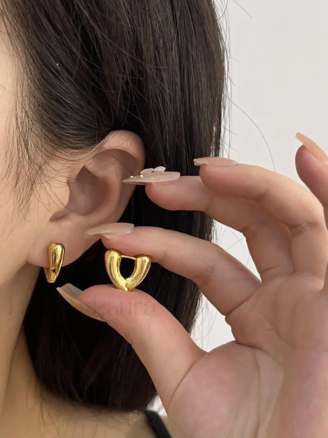 Heart Charming Decor Earrings - Image 2