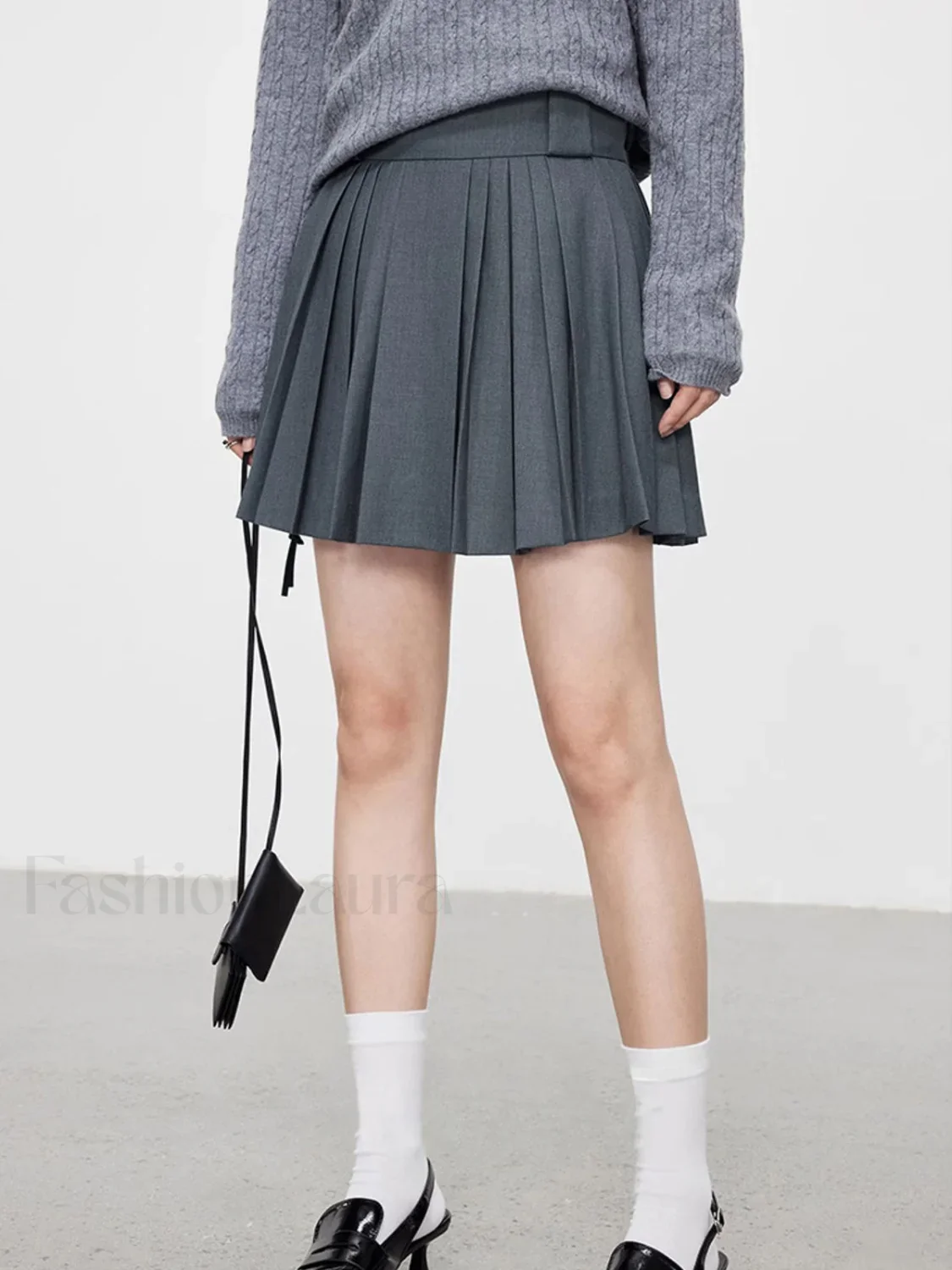 Pleated Solid Graceful Mini Skirt - Image 3