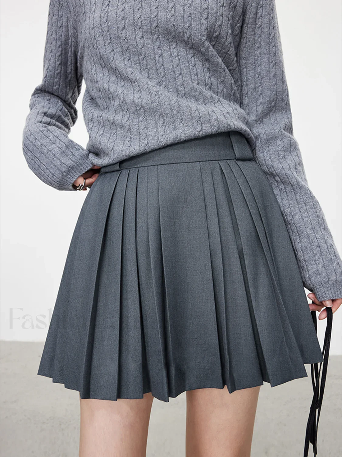 Pleated Solid Graceful Mini Skirt - Image 7