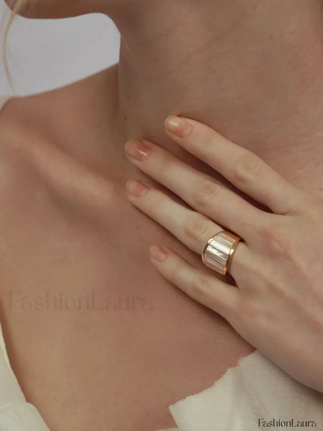 Pinctada Charming Decor Ring - Image 10
