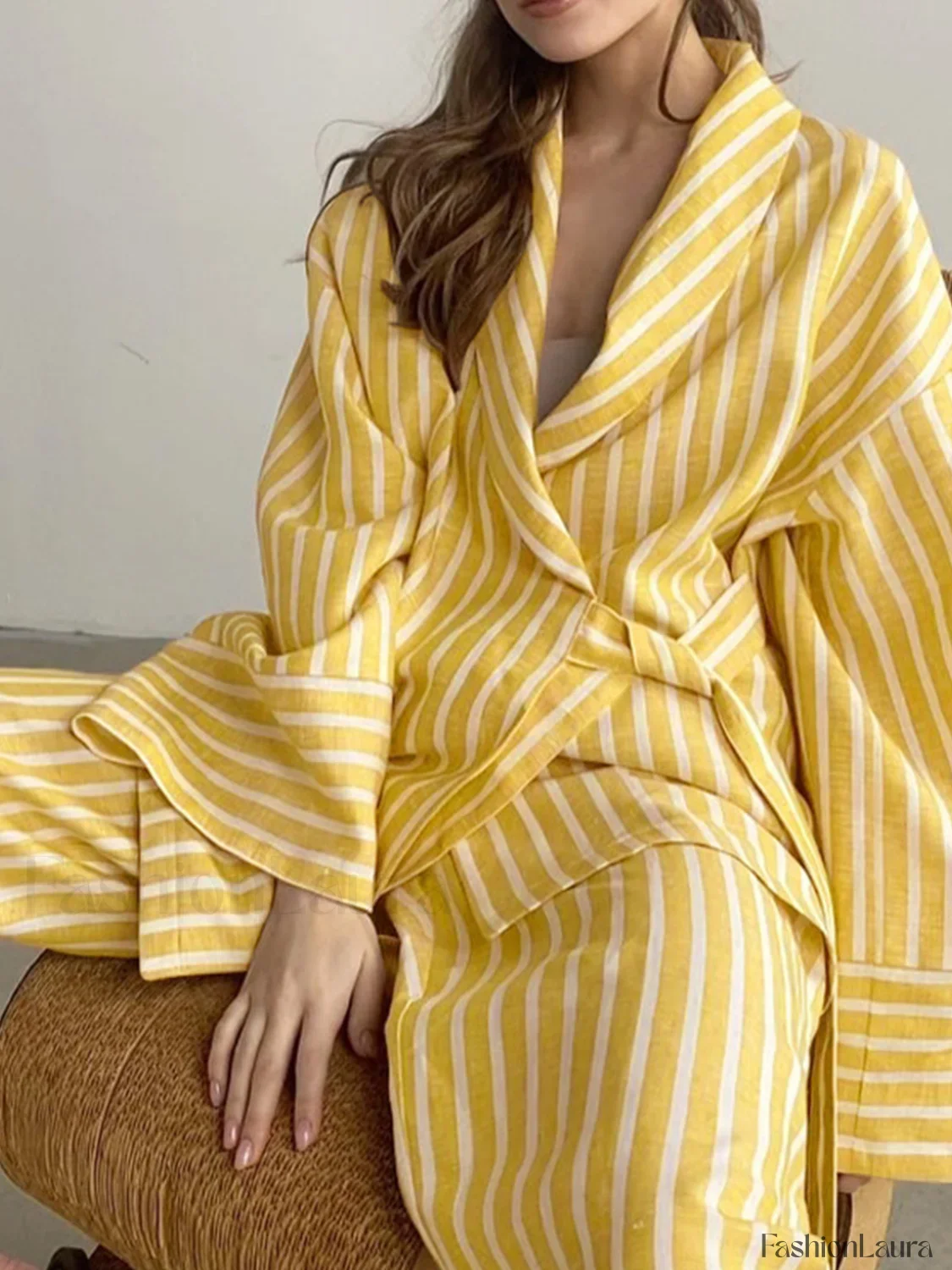 Oversized Knotted Graceful Striped Pants Set - Image 9