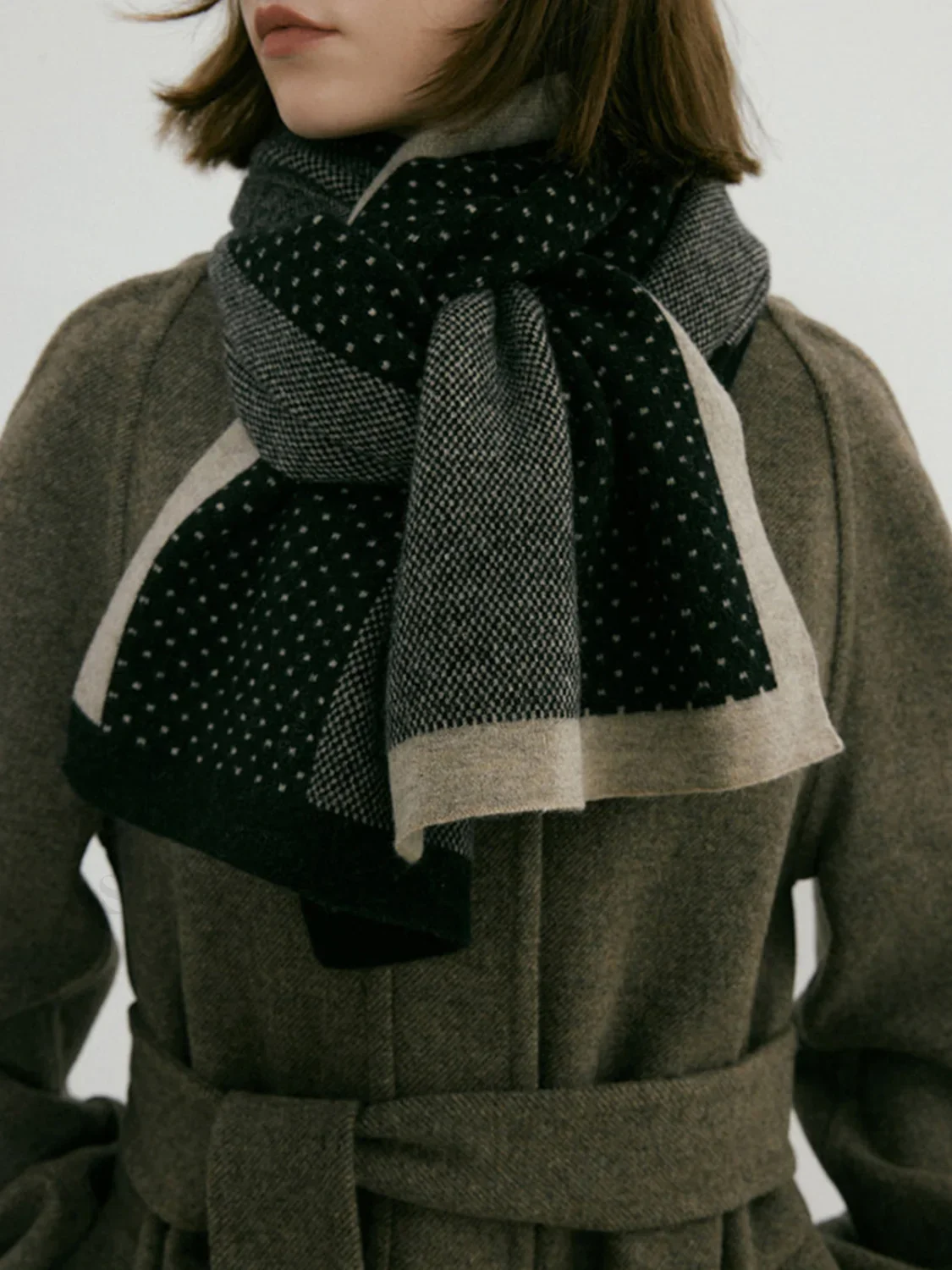 Old Money Graceful Aesthetics Patchwork Scarf - Image 5