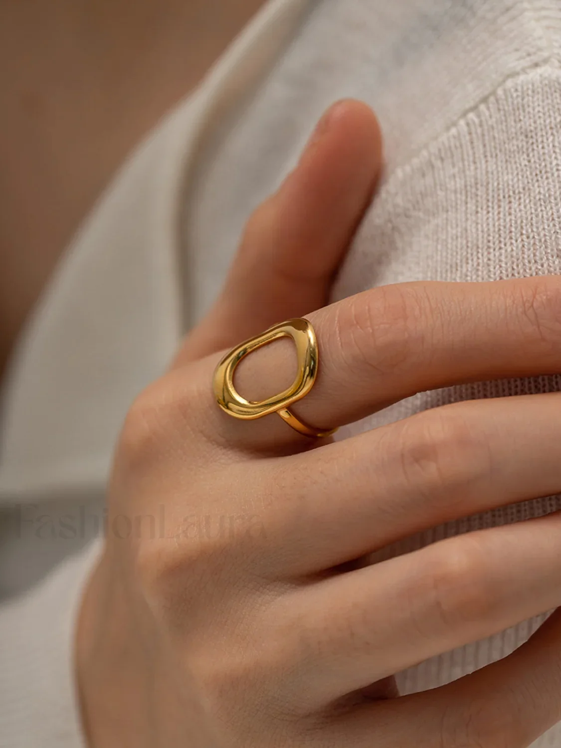 Minimalist Charming Window Ring - Image 6