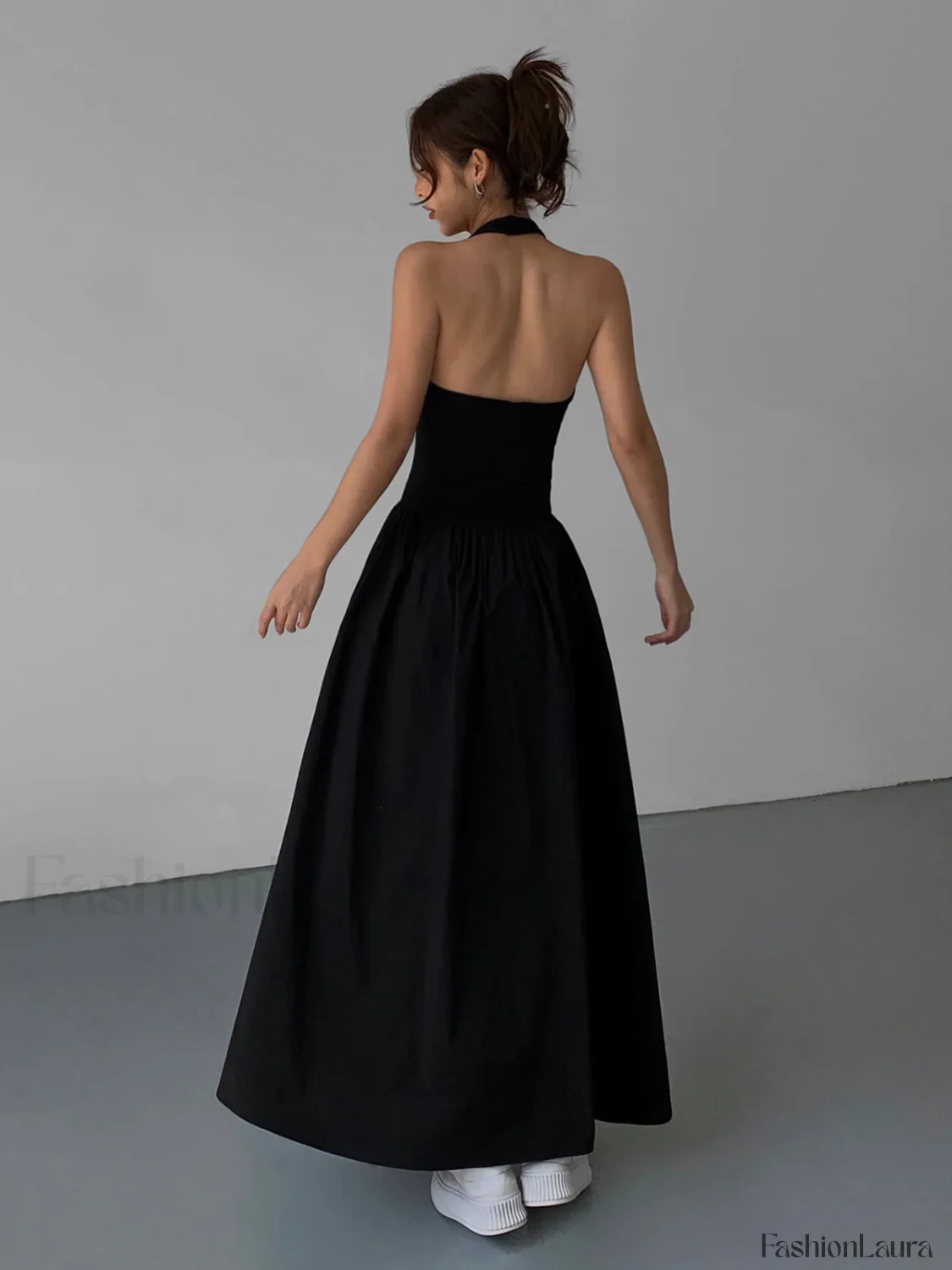 Minimalist Halter Graceful Backless Long Dress - Image 15