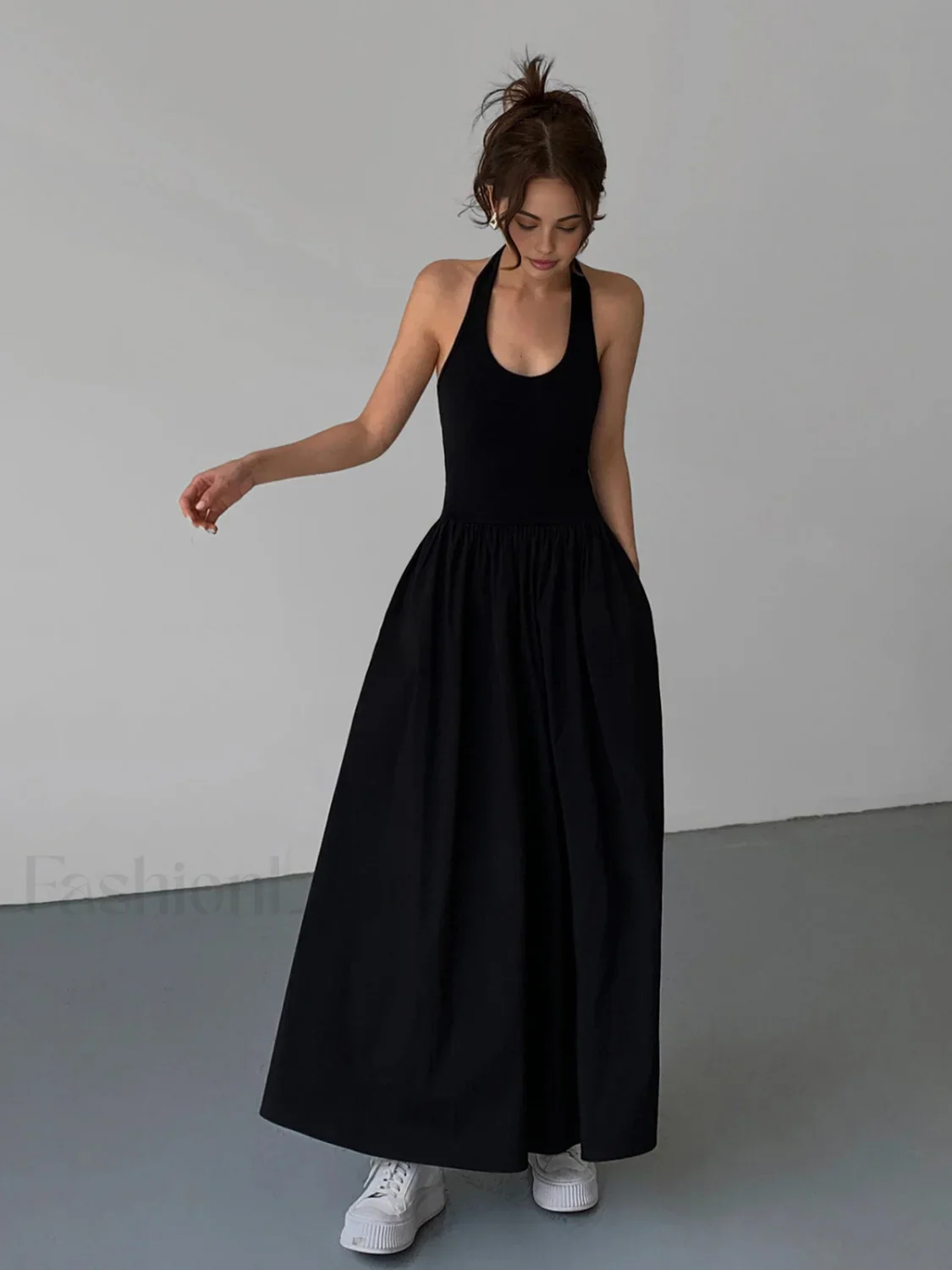 Minimalist Halter Graceful Backless Long Dress - Image 9