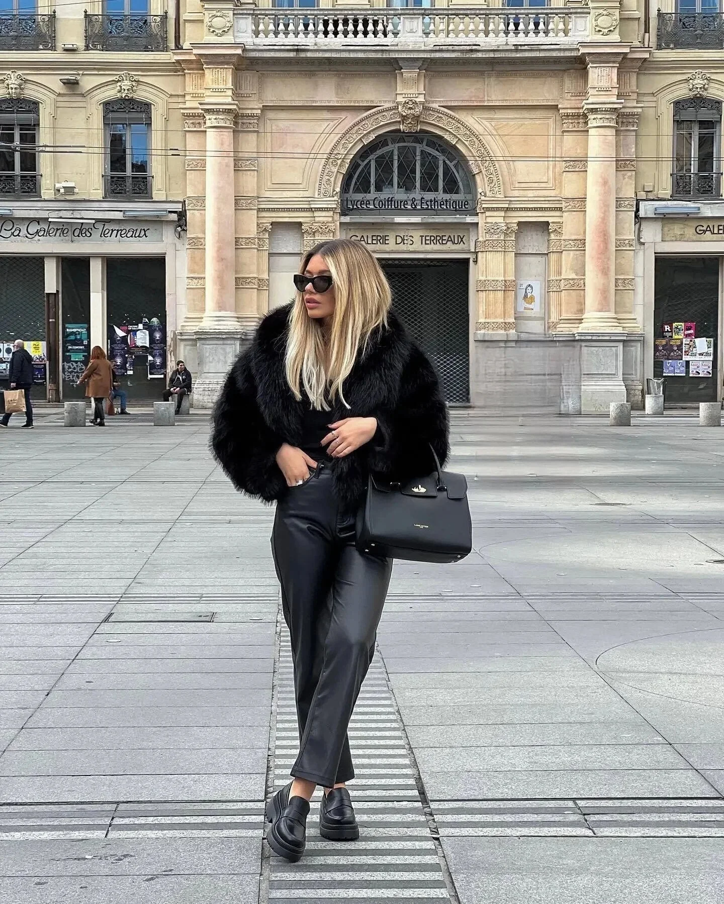 Solid Faux Graceful Fur Collar Jacket - Image 7