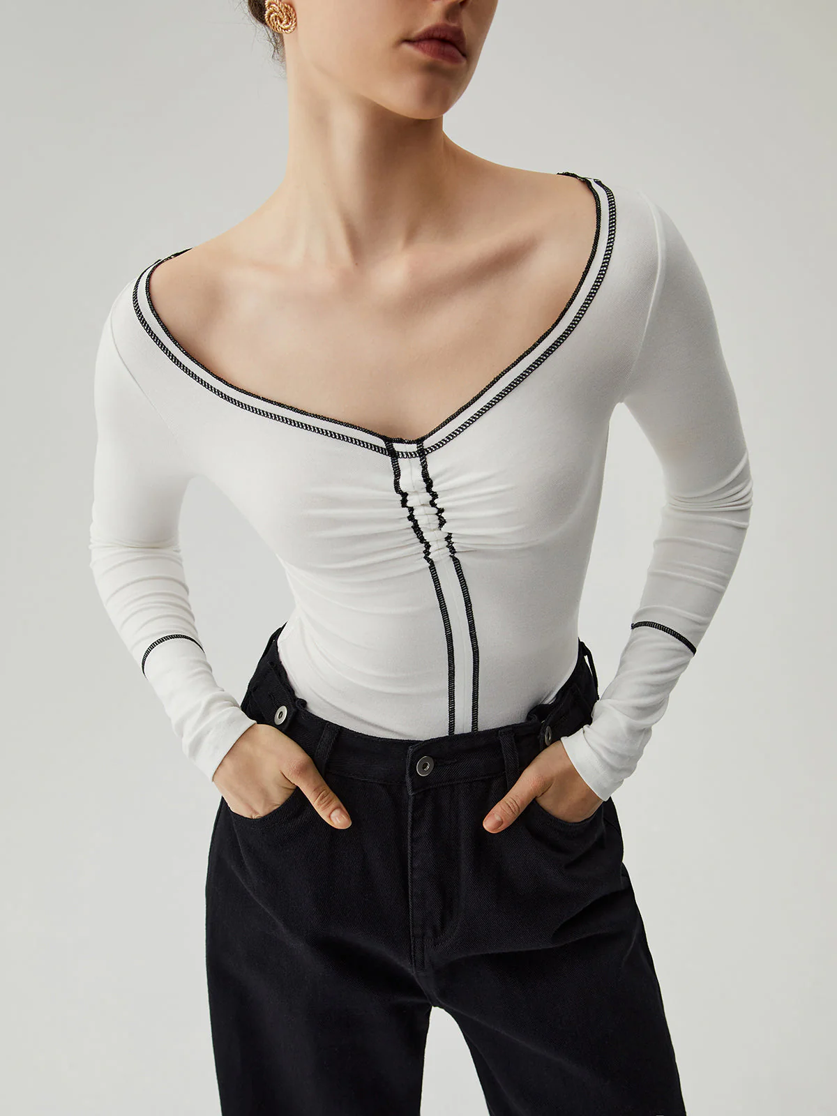 Slinky Boat Neck Trendy Contrast Trim Top - Image 12