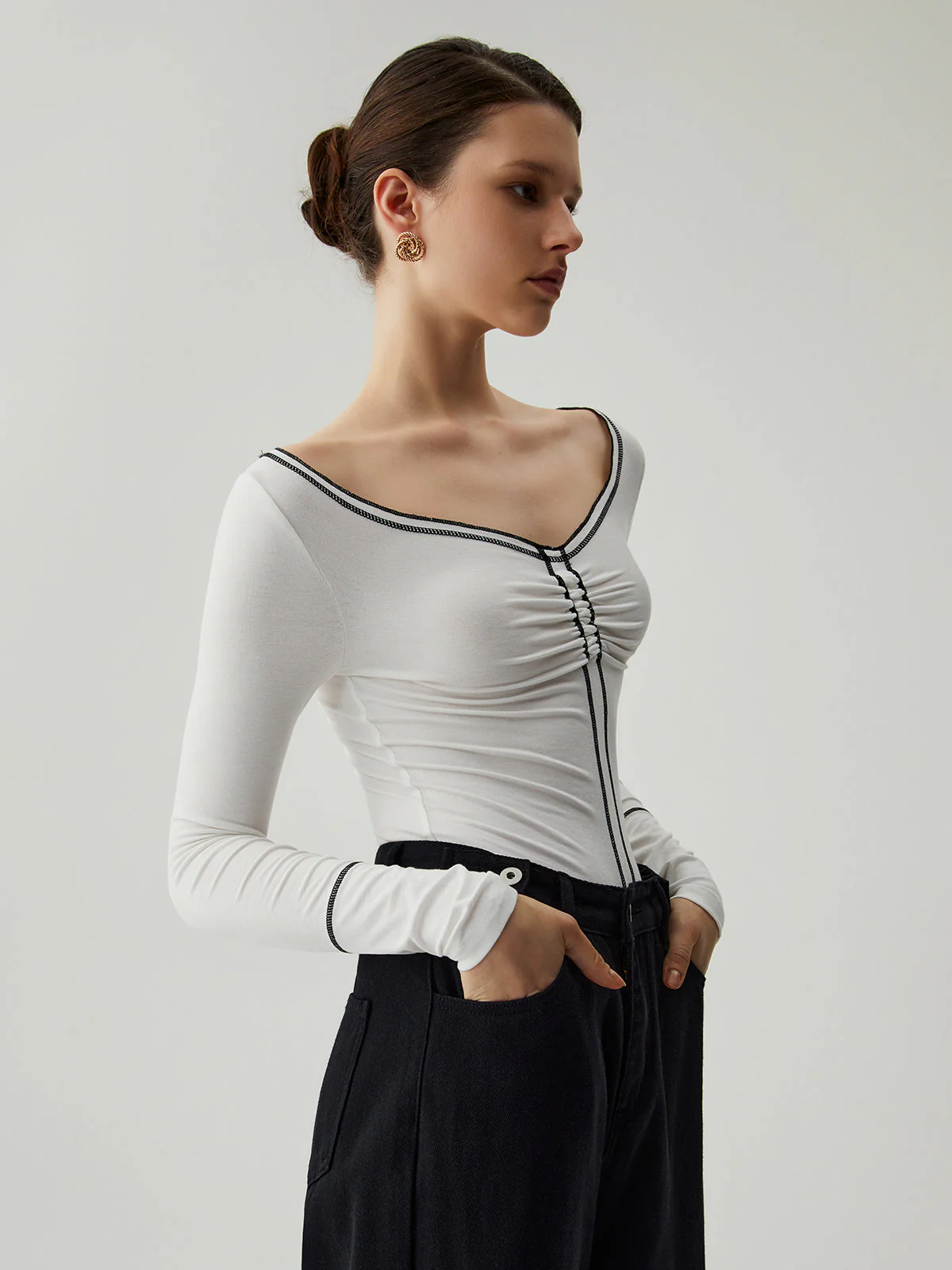 Slinky Boat Neck Trendy Contrast Trim Top - Image 16