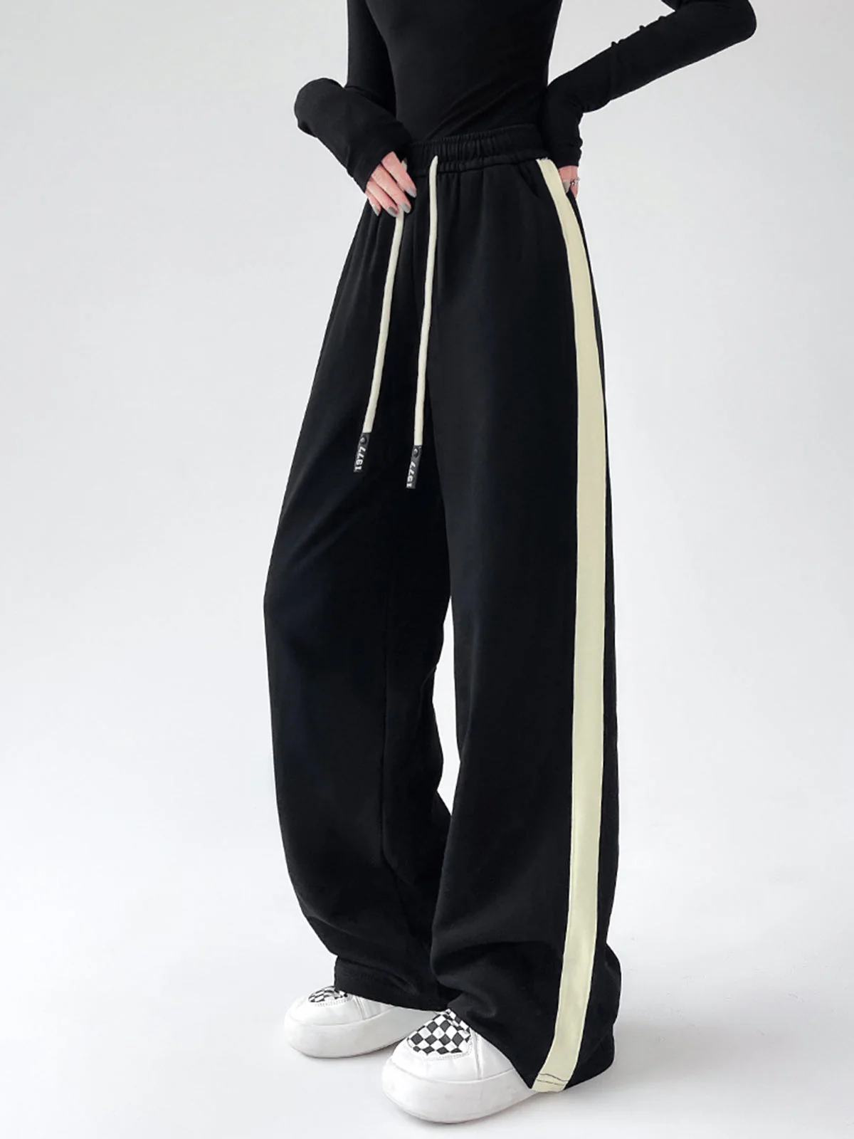 Drawstring Contrast Trim Trendy Wide Leg Sweatpants - Image 10
