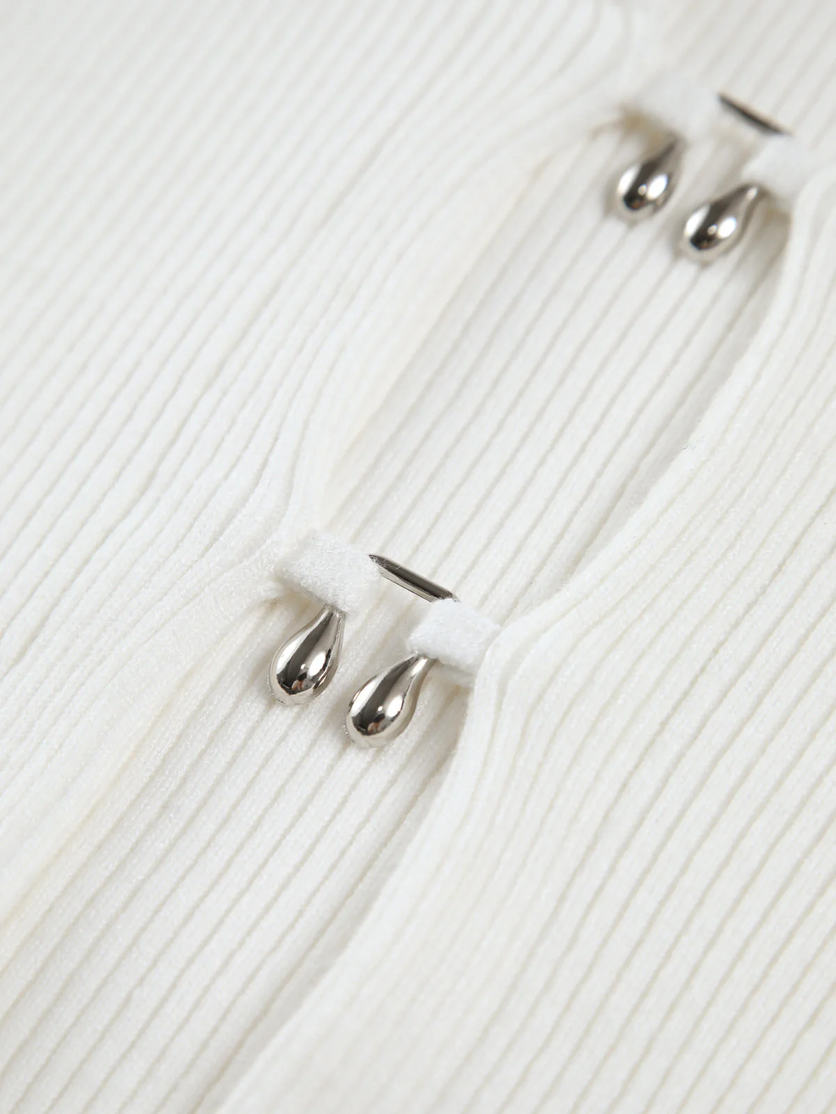 Cutout Split Beads Trendy Detail Ribbed Knit Top - Image 4