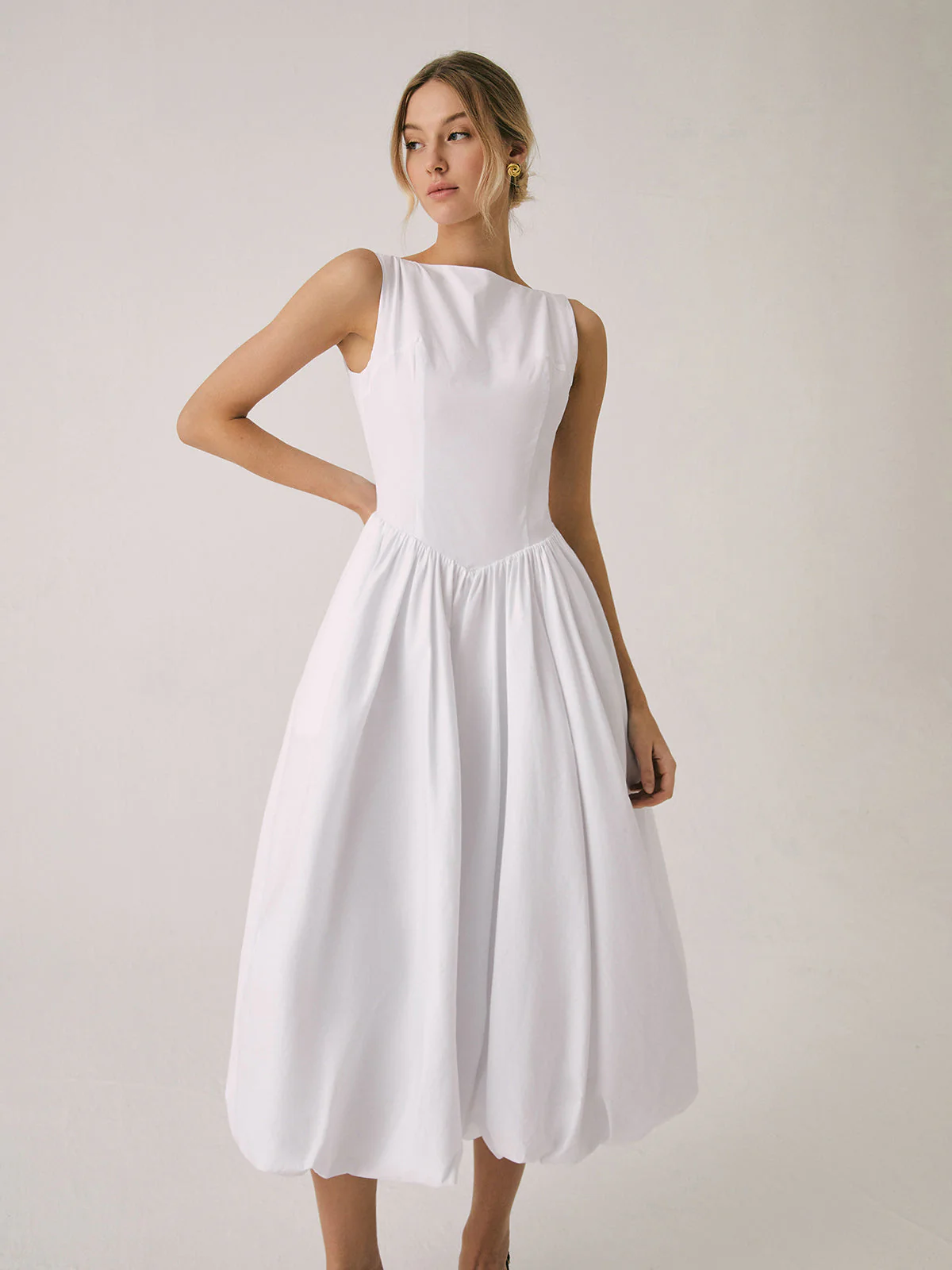 Cutout Cotton Graceful Sleeveless Midi Dress - Image 4