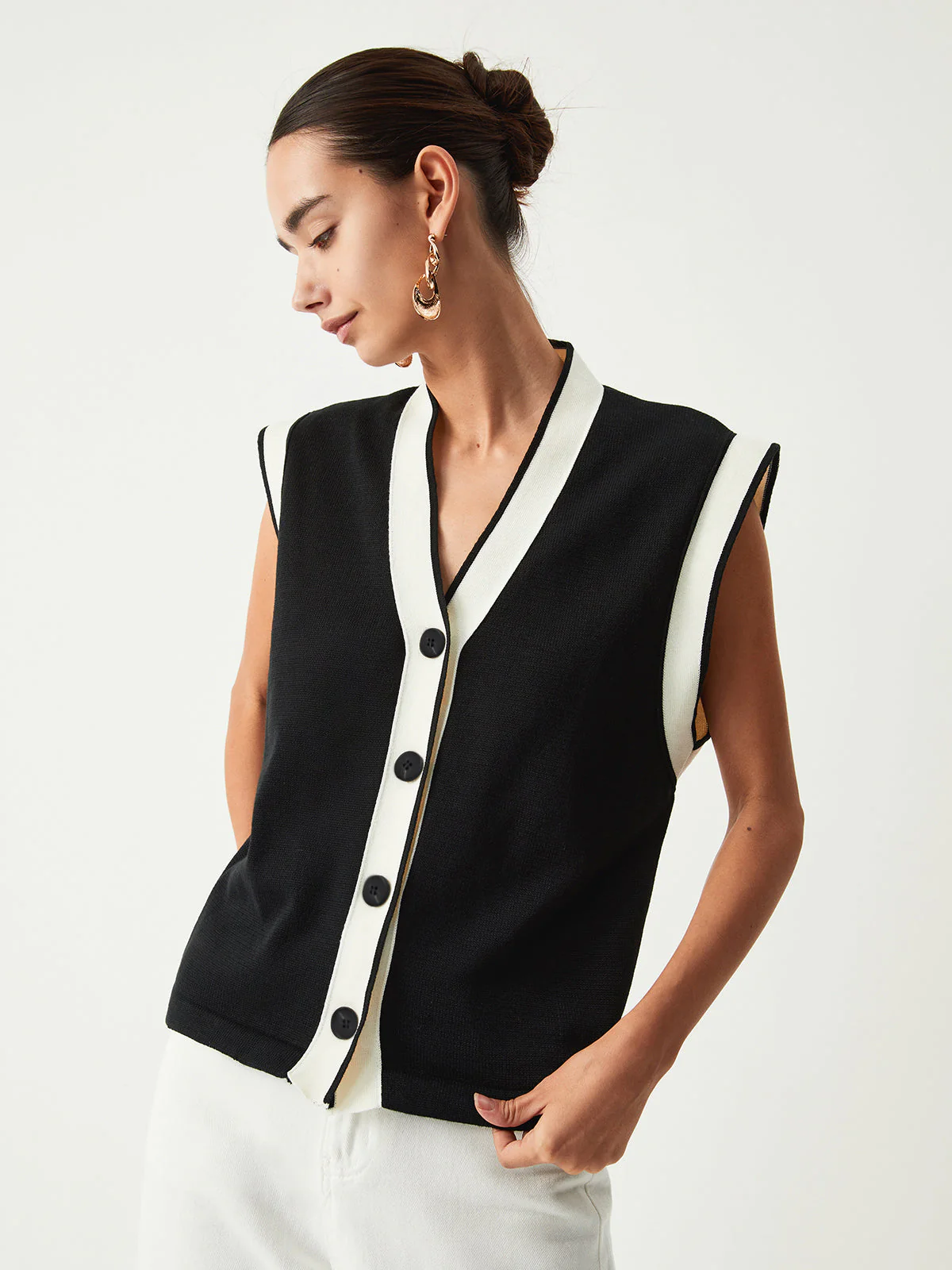 Contrast Trim Graceful Sweater Vest - Image 8
