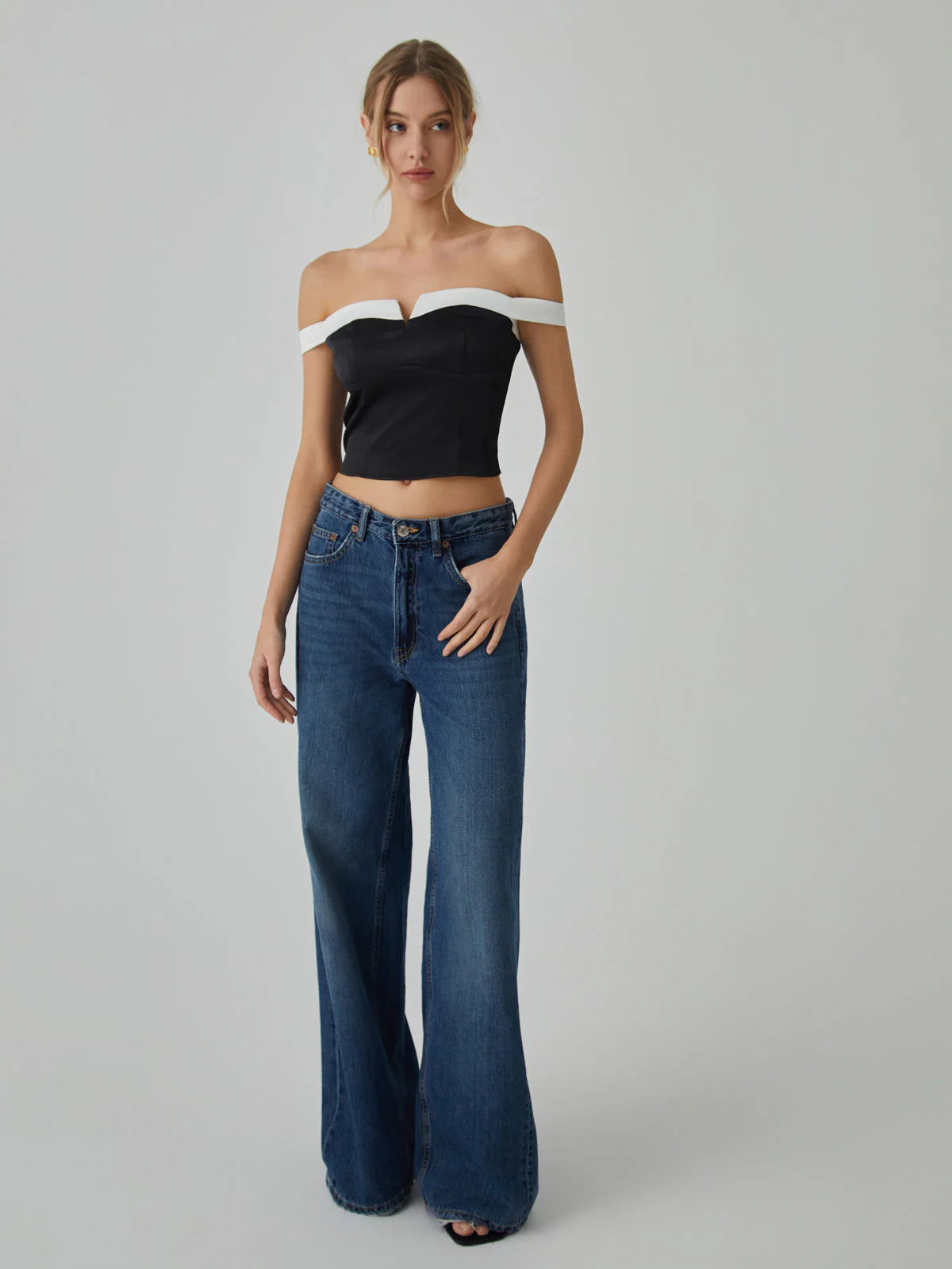 Contrast Trim Graceful Off-Shoulder Blouse - Image 10