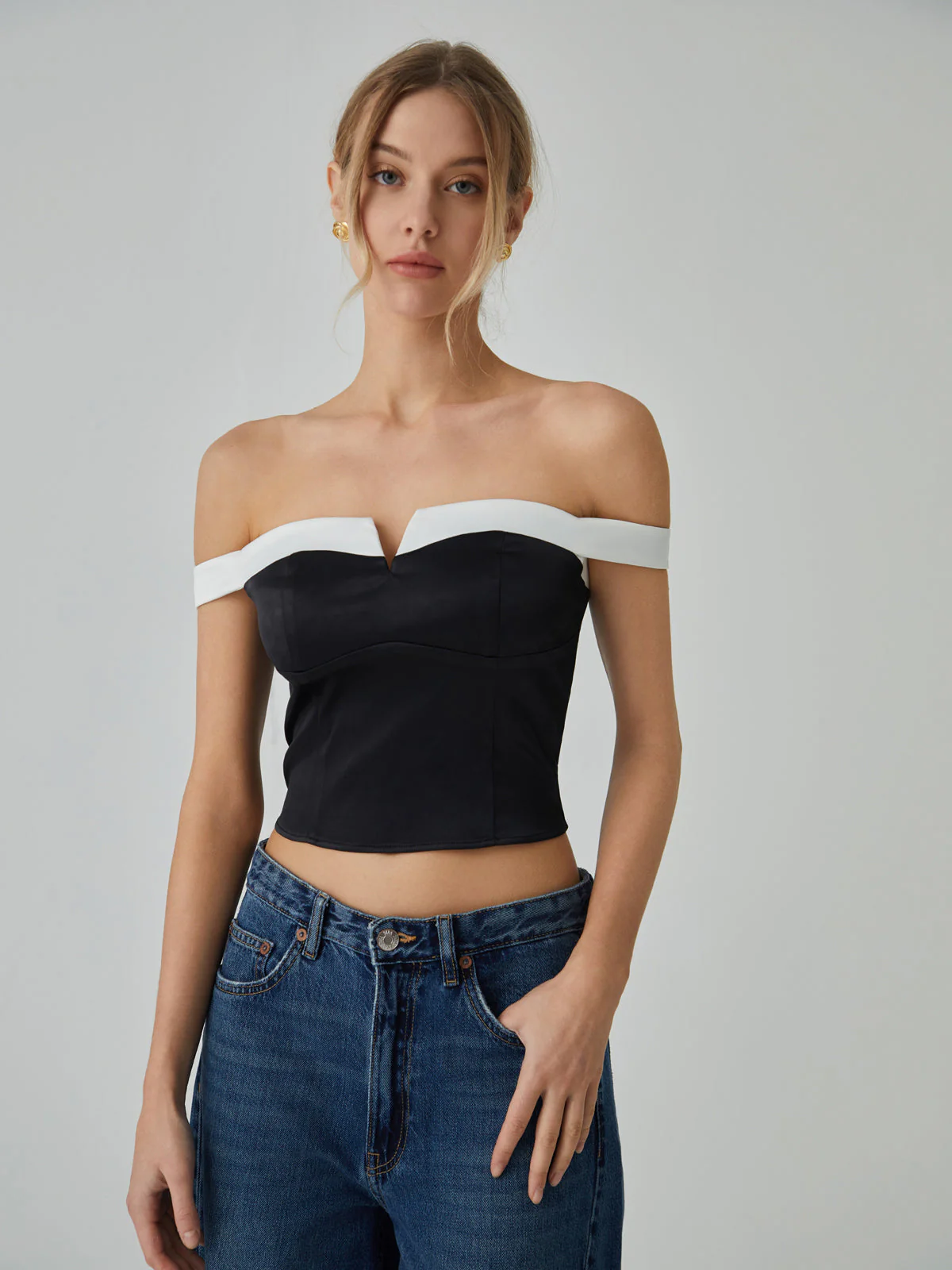 Contrast Trim Graceful Off-Shoulder Blouse - Image 9