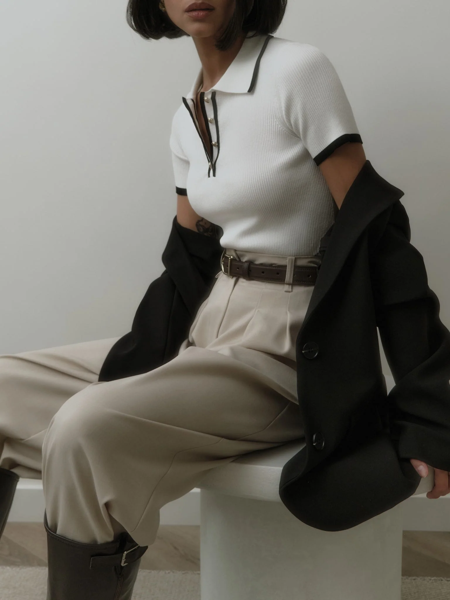 Contrast Trim Metal Trendy Button Knit Top - Image 4