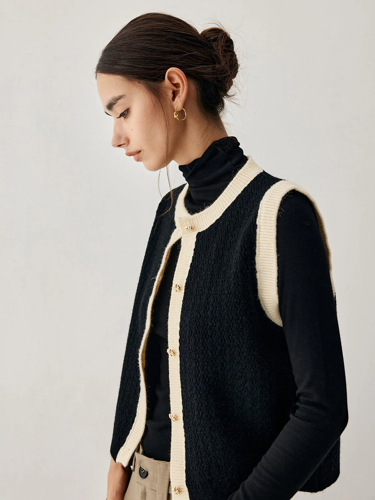 Contrast Trim Graceful Knit Vest - Image 12