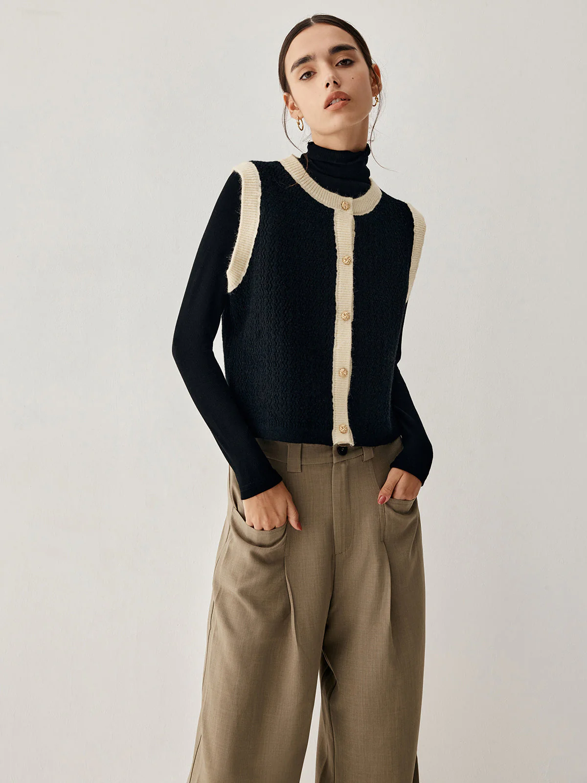 Contrast Trim Graceful Knit Vest - Image 14