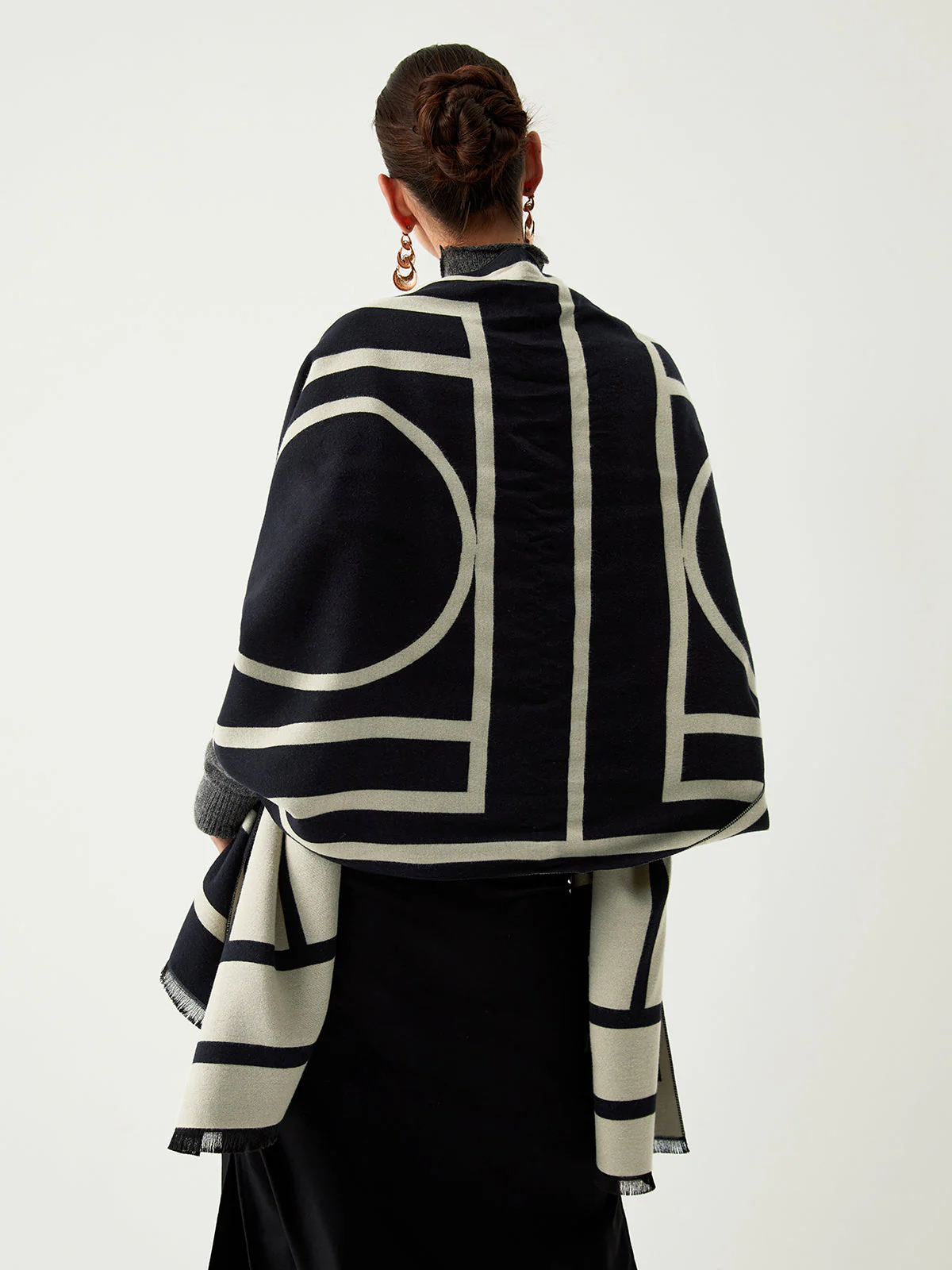 Wool Blend Graceful Geometric Pattern Scarf - Image 2