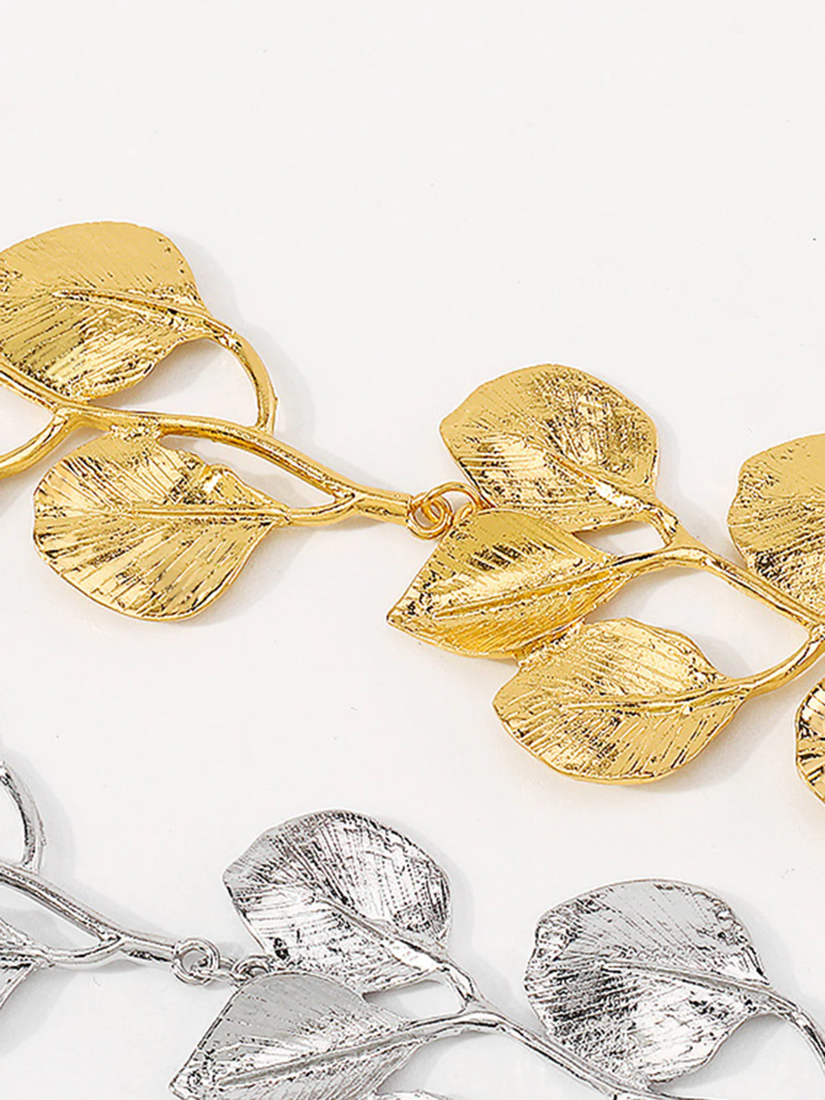 Vintage Alloy Graceful Leaf Design Necklace - Image 4